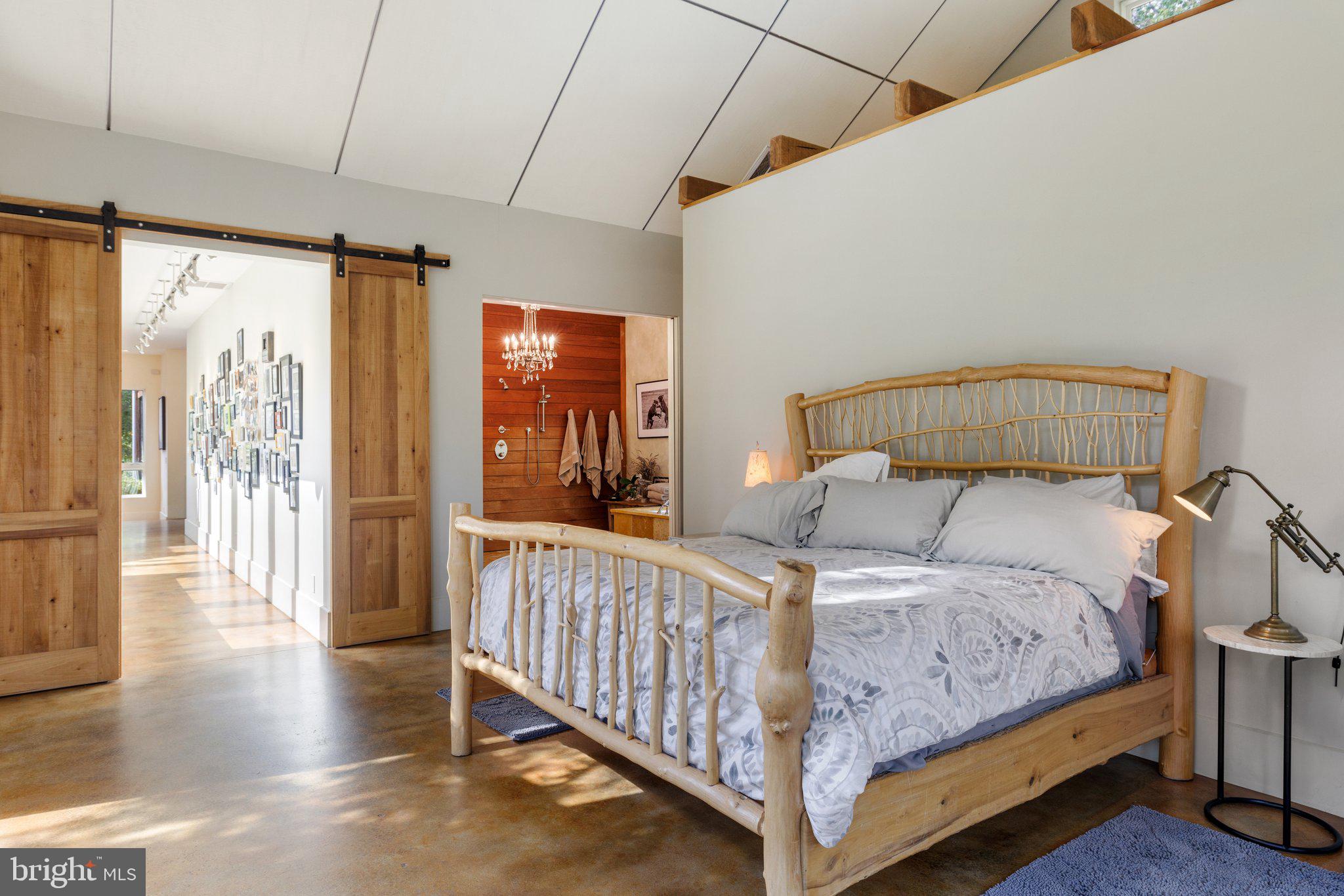 FLINT HILL - Residential