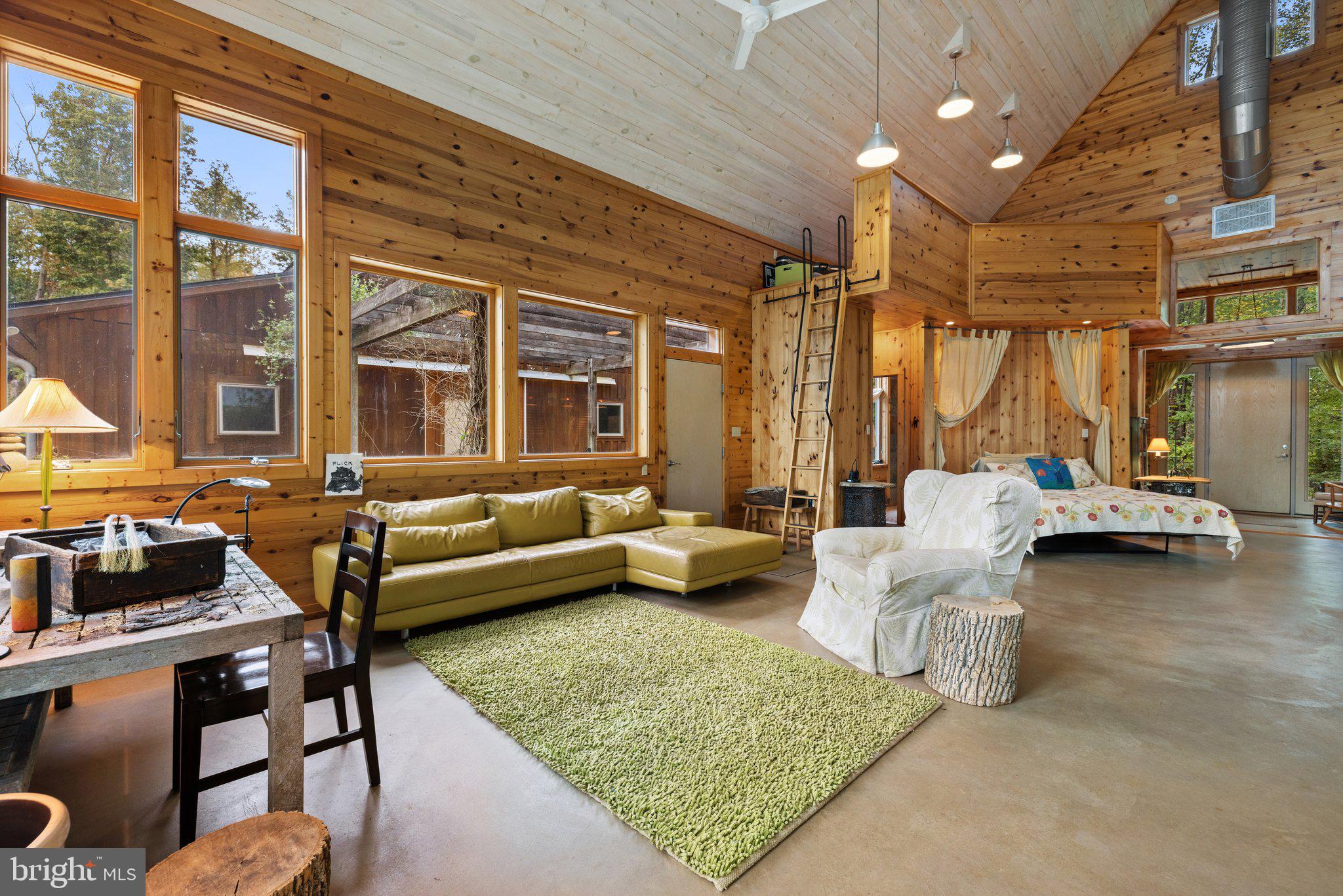 FLINT HILL - Residential