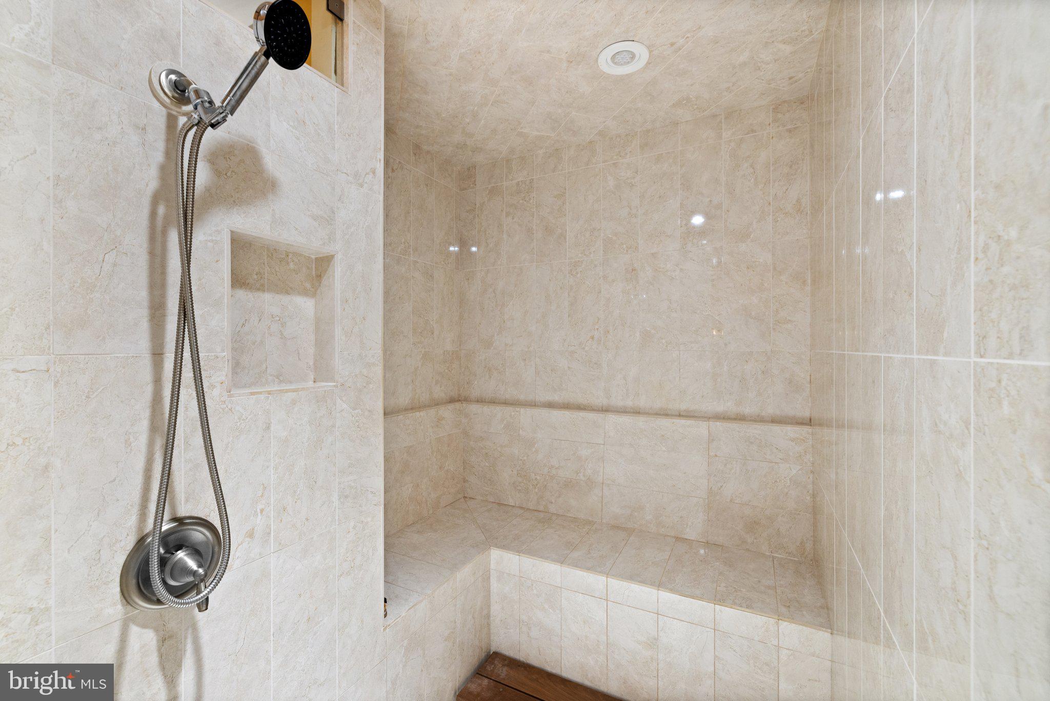 FLINT HILL - Residential