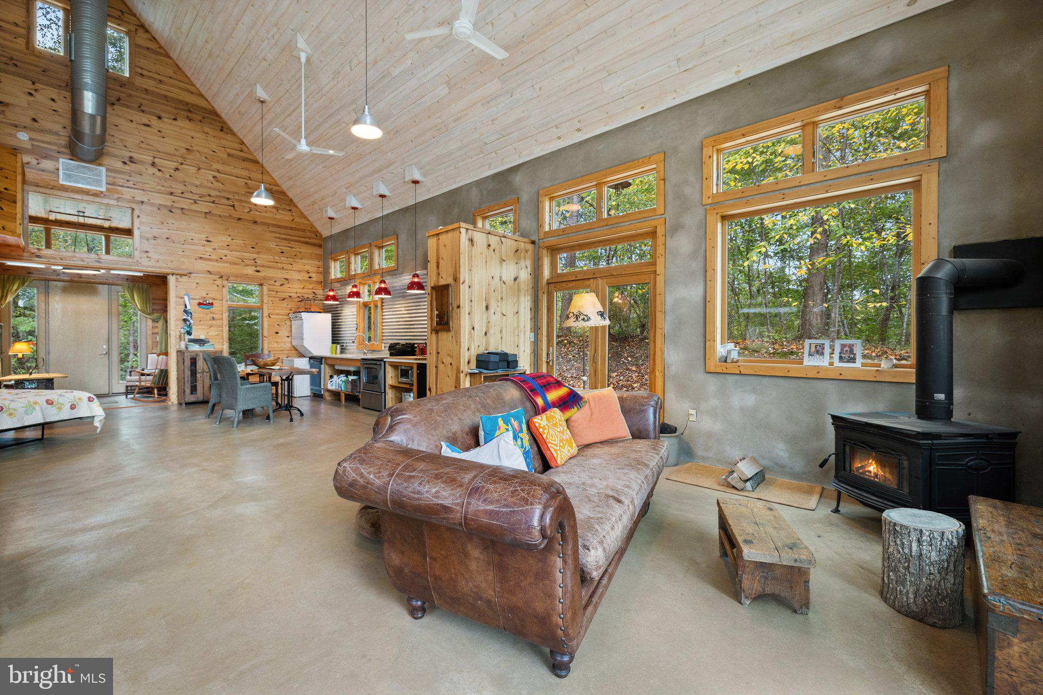 FLINT HILL - Residential