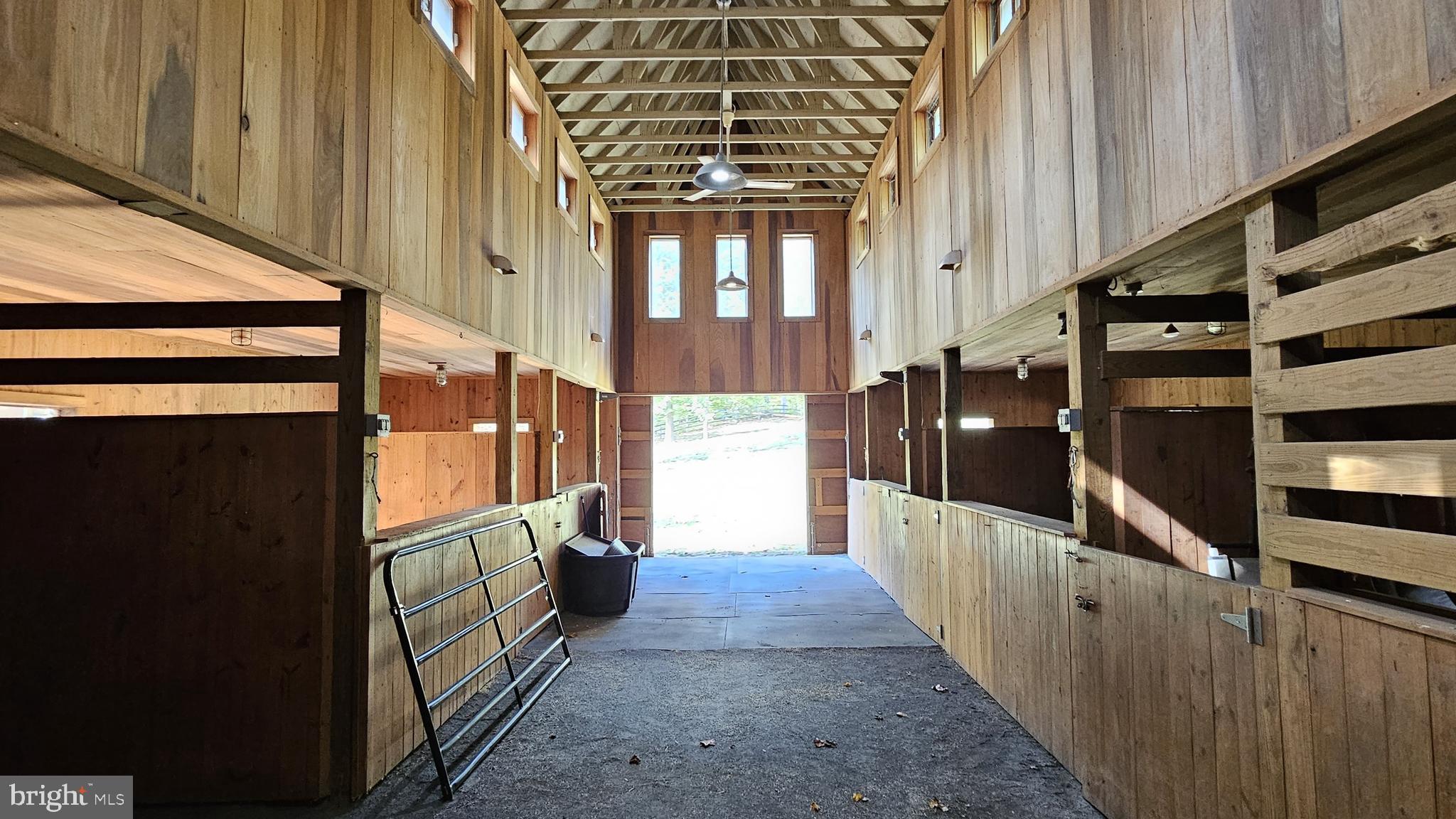 FLINT HILL - Residential