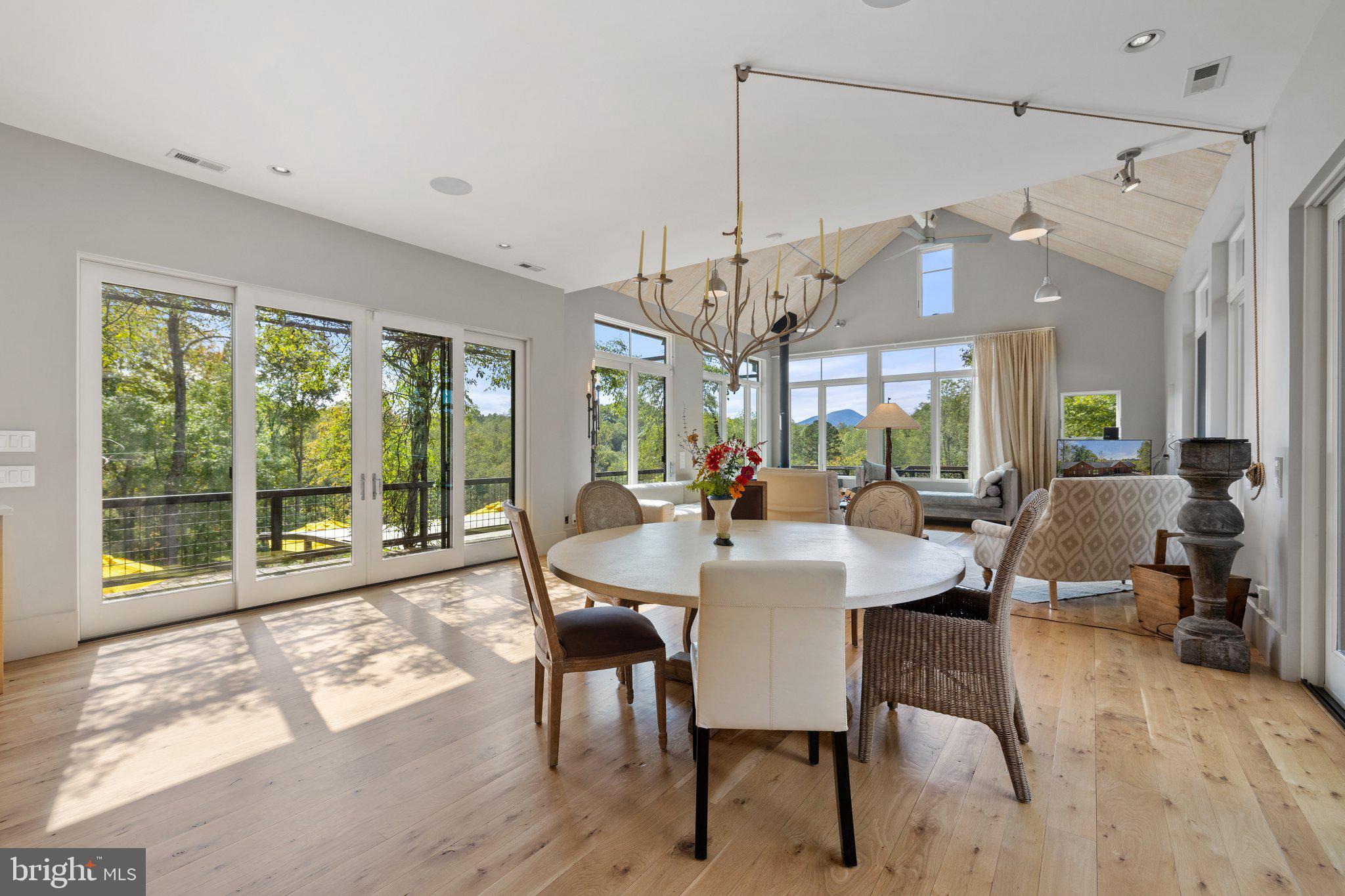 FLINT HILL - Residential