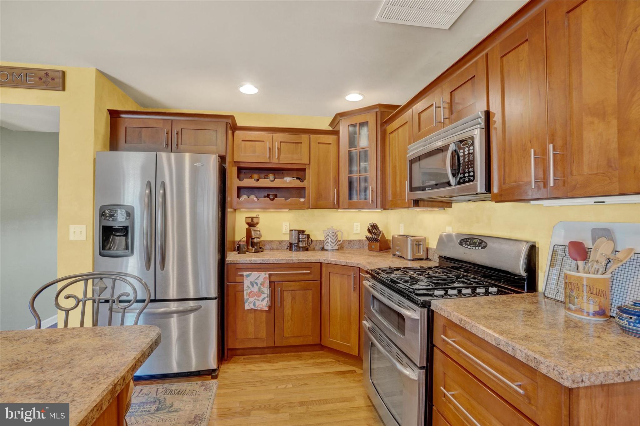 LOCUST HILL - Residential