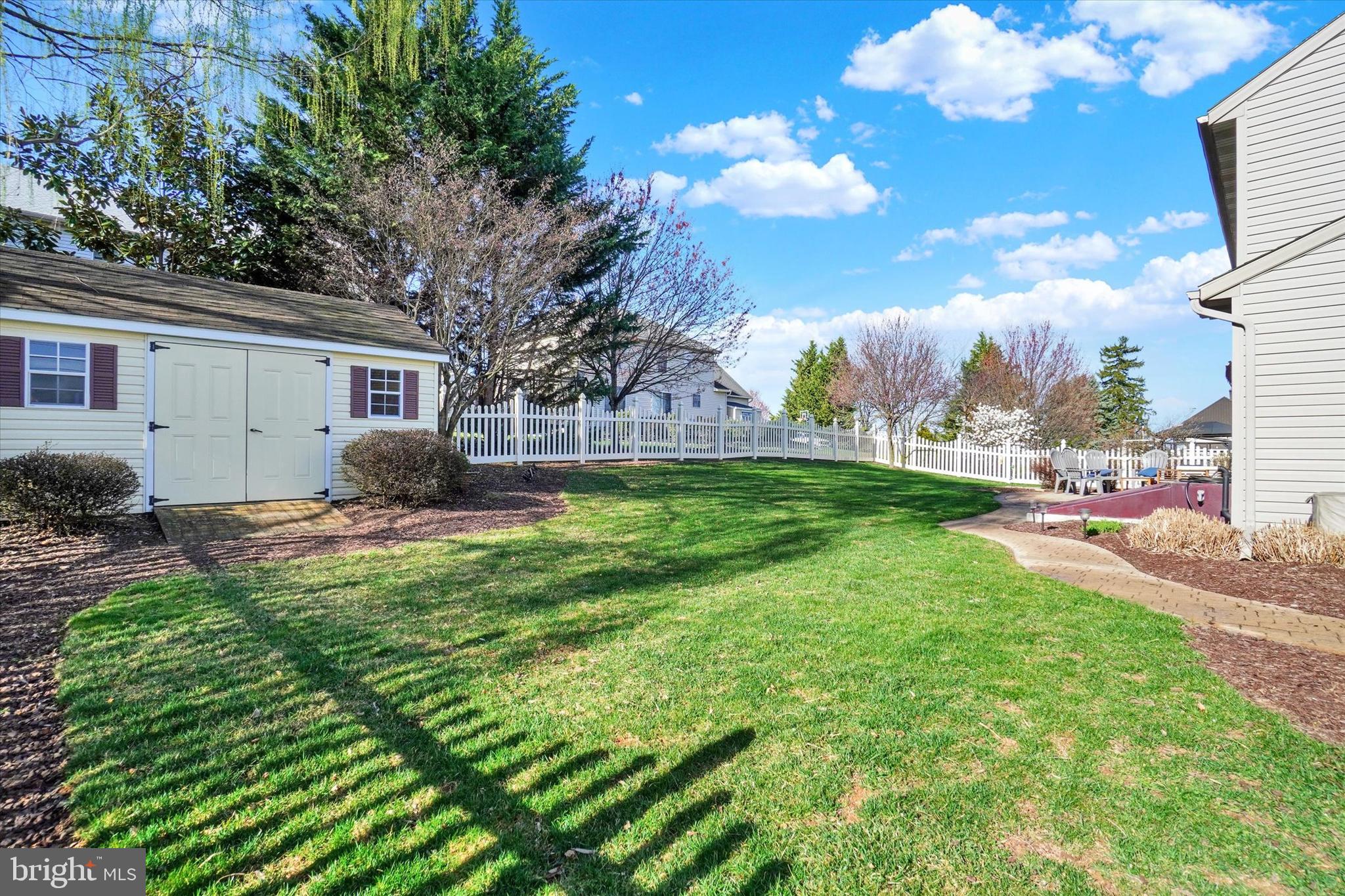 LOCUST HILL - Residential