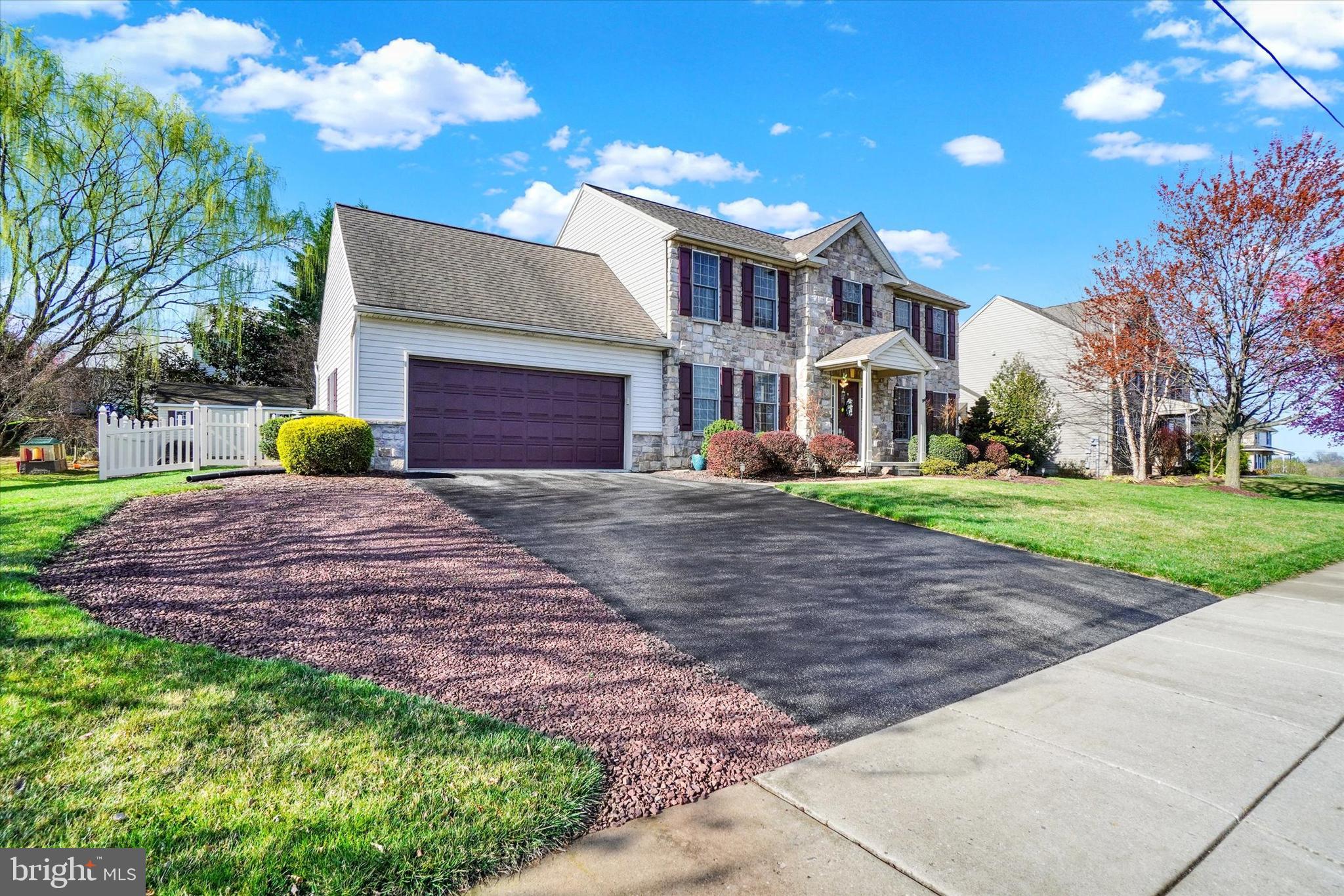 LOCUST HILL - Residential