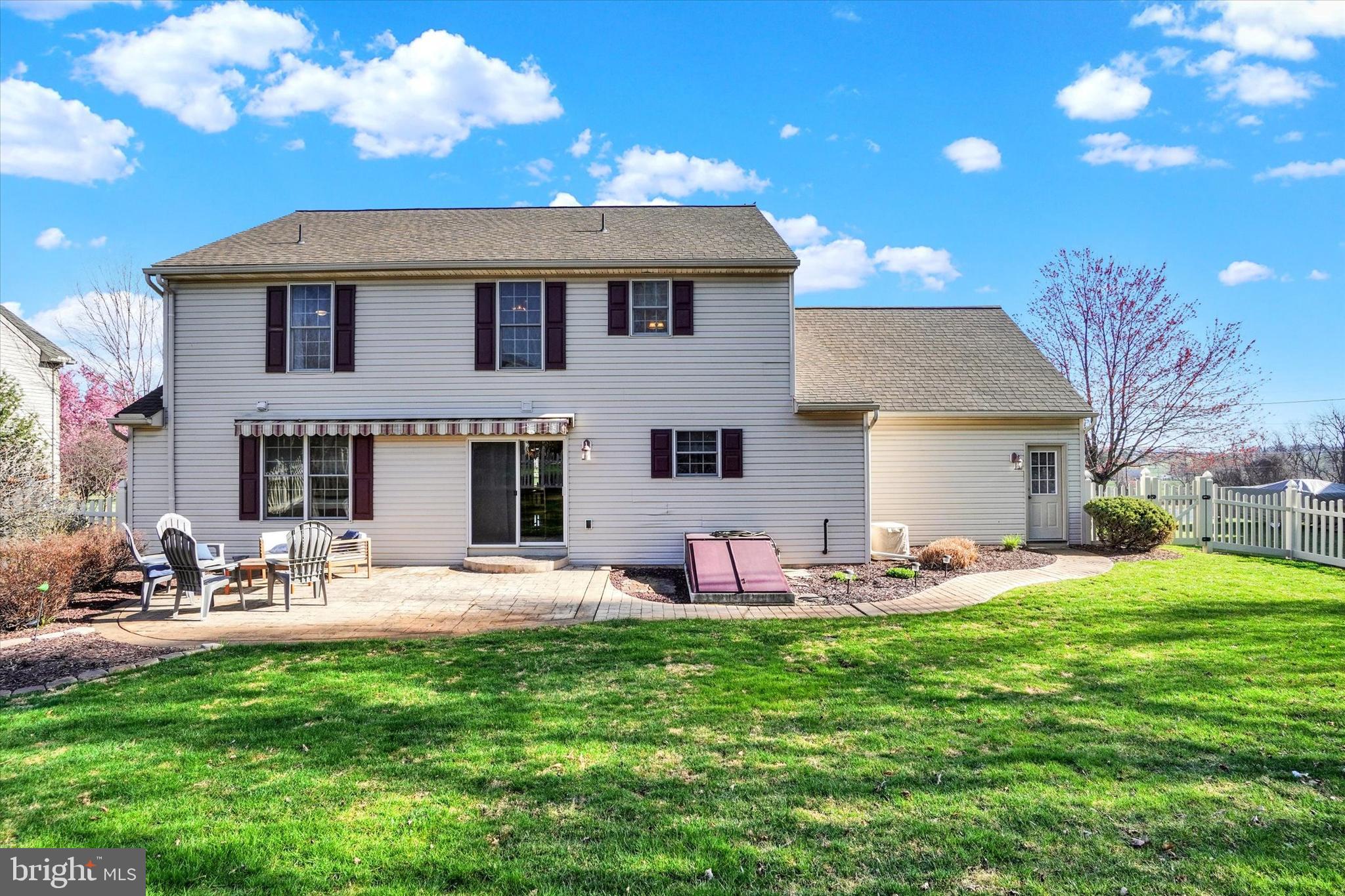 LOCUST HILL - Residential