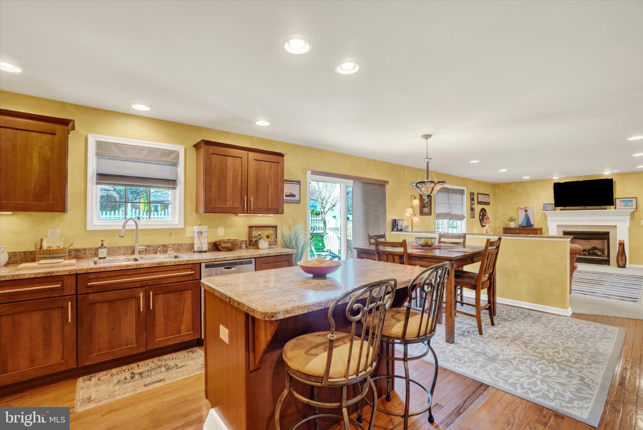 LOCUST HILL - Residential