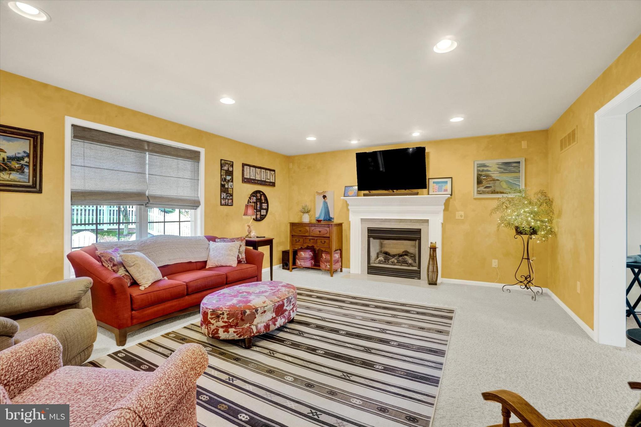 LOCUST HILL - Residential