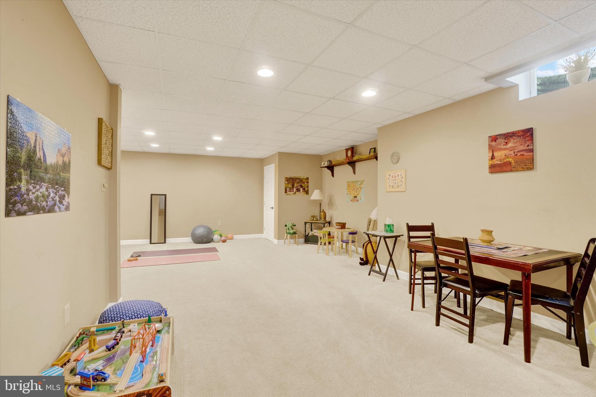 LOCUST HILL - Residential