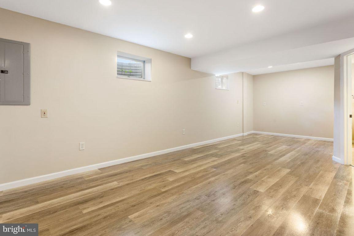 HOLLYWOOD ESTATES - Residential