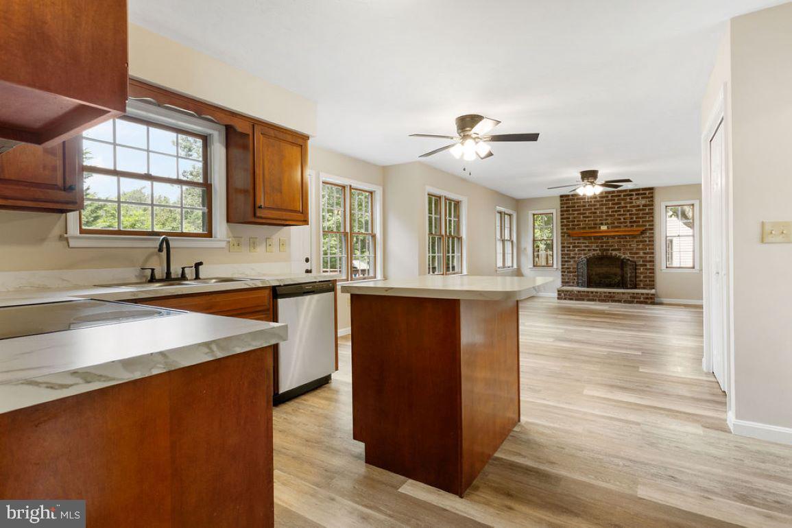 HOLLYWOOD ESTATES - Residential