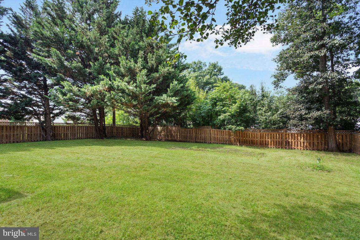 HOLLYWOOD ESTATES - Residential