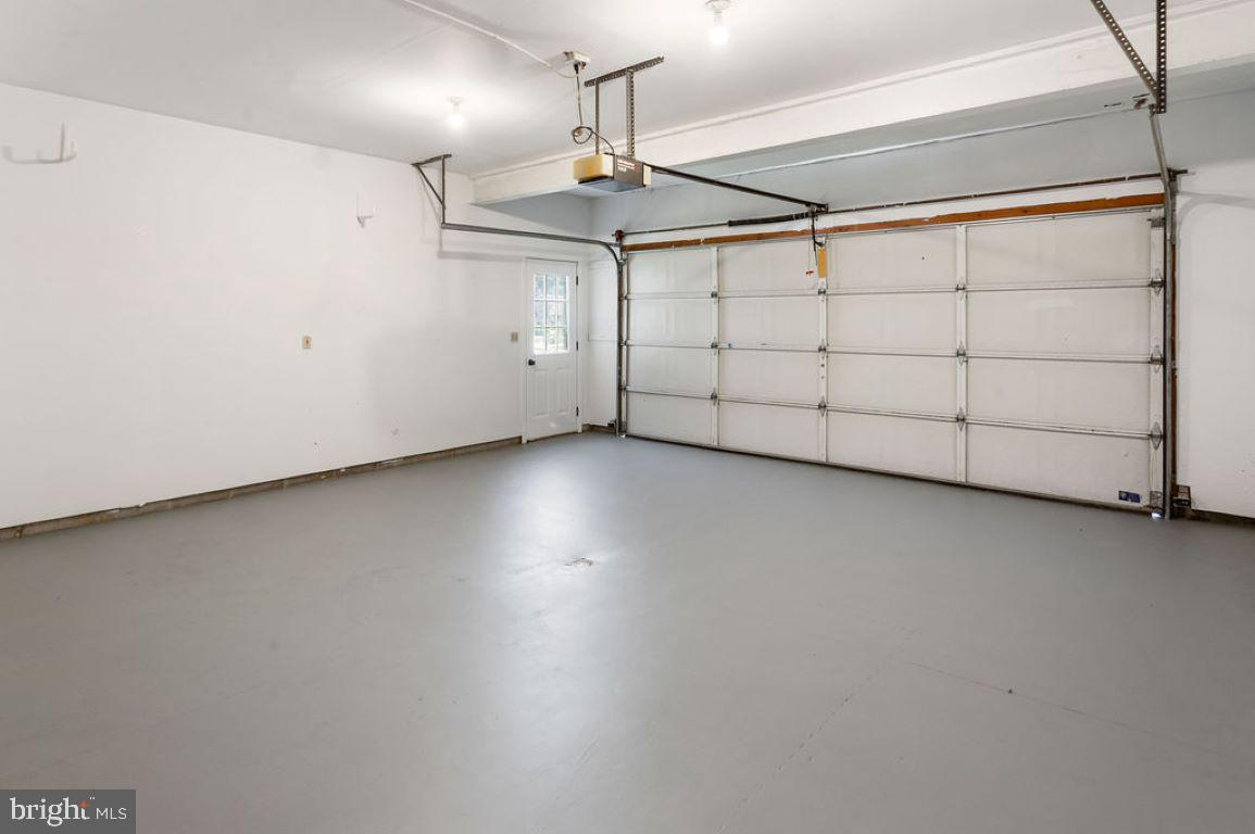 HOLLYWOOD ESTATES - Residential