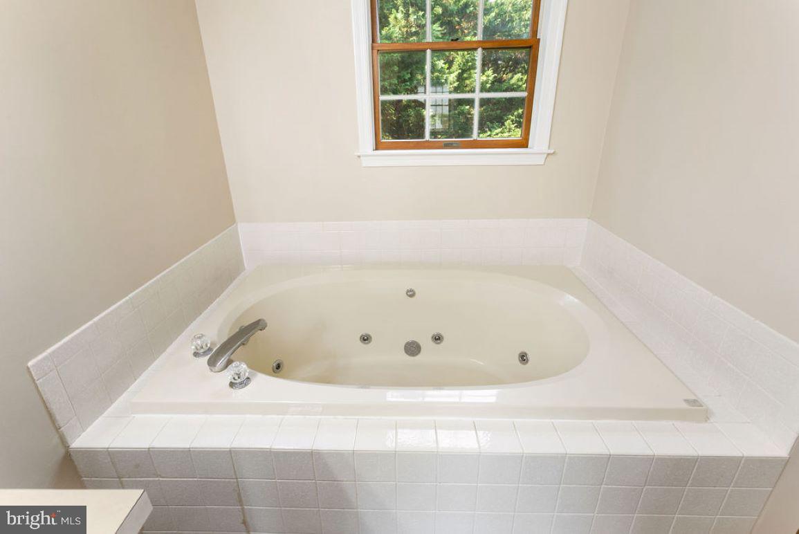 HOLLYWOOD ESTATES - Residential