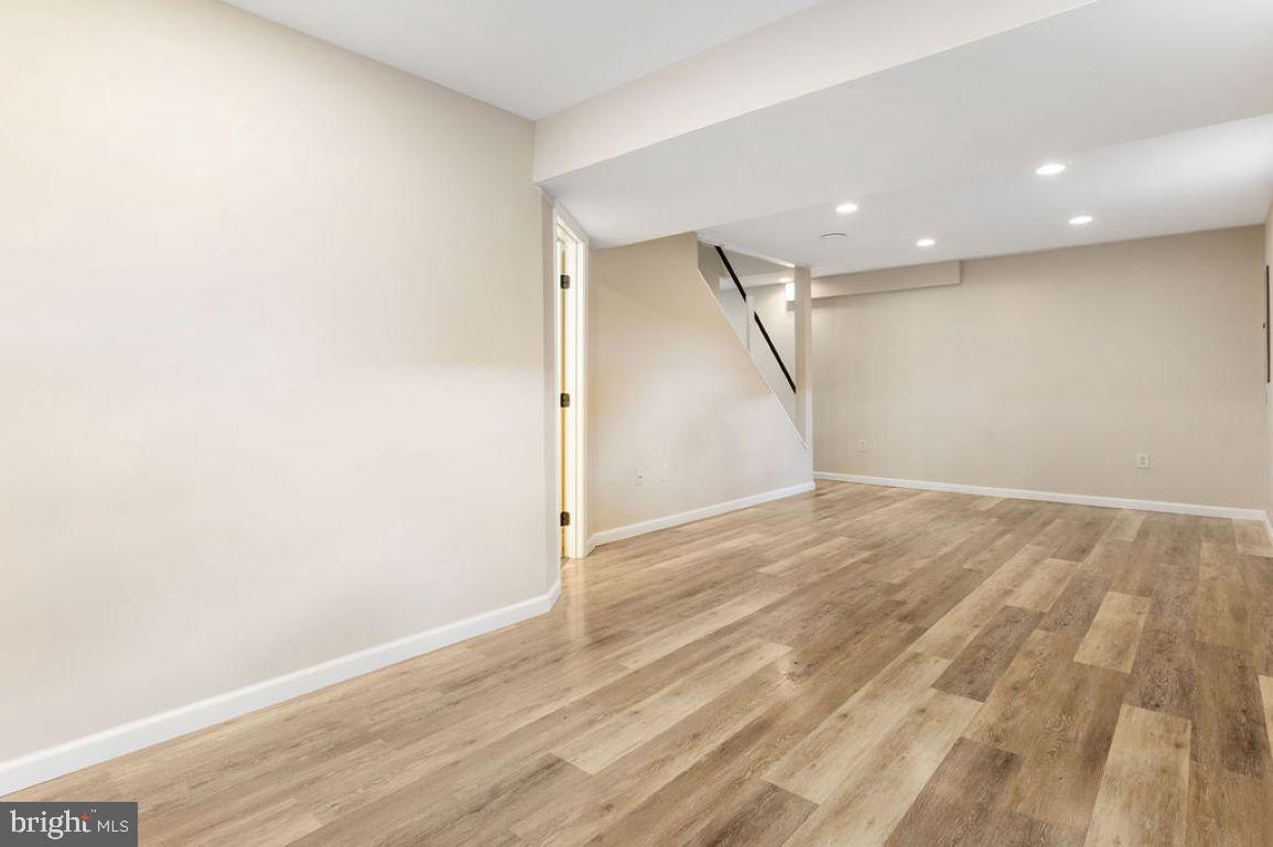 HOLLYWOOD ESTATES - Residential