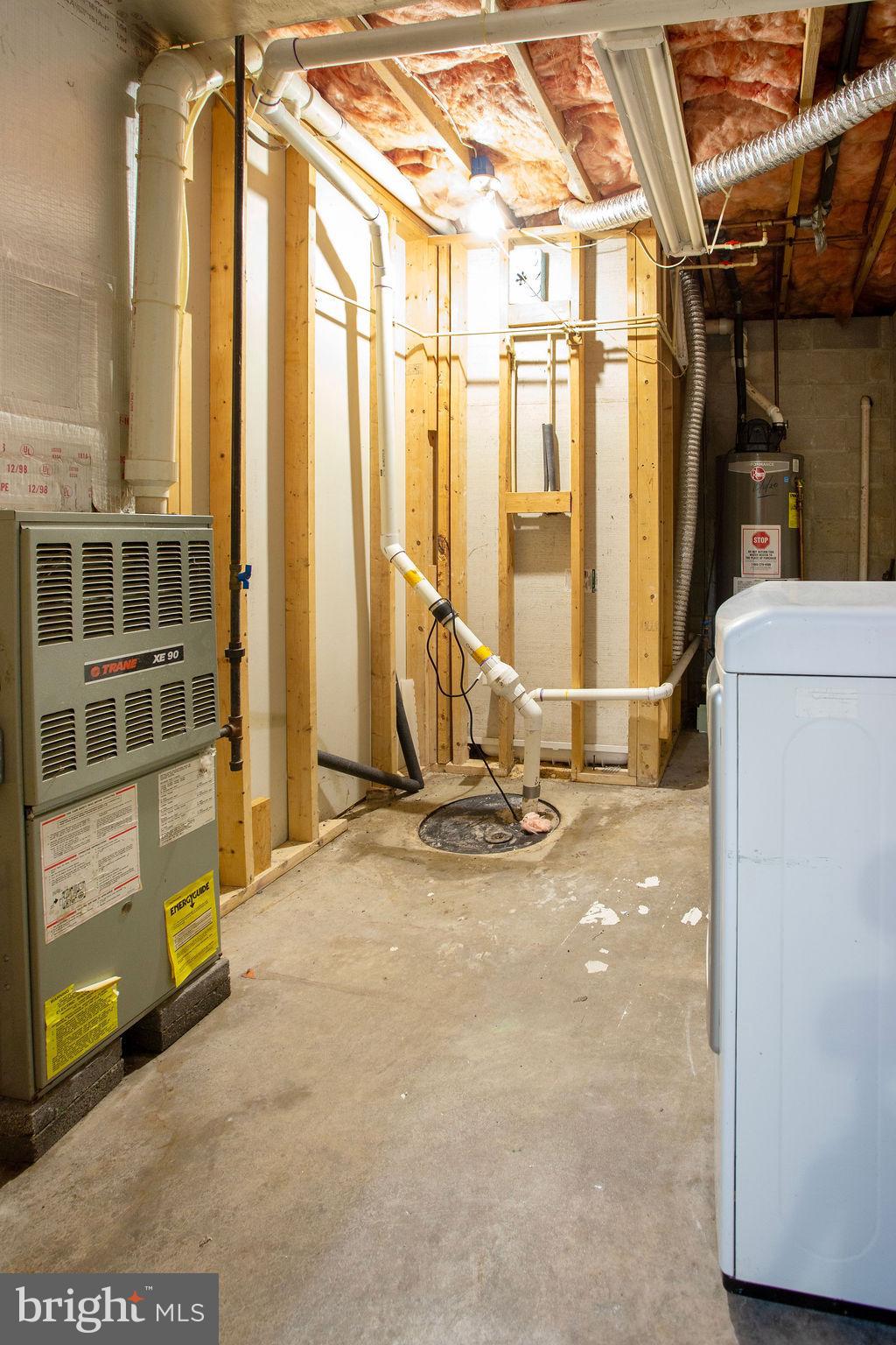 HOLLYWOOD ESTATES - Residential