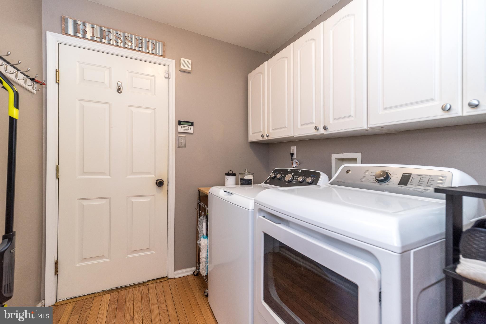 HUNTERS CROSSING - Residential