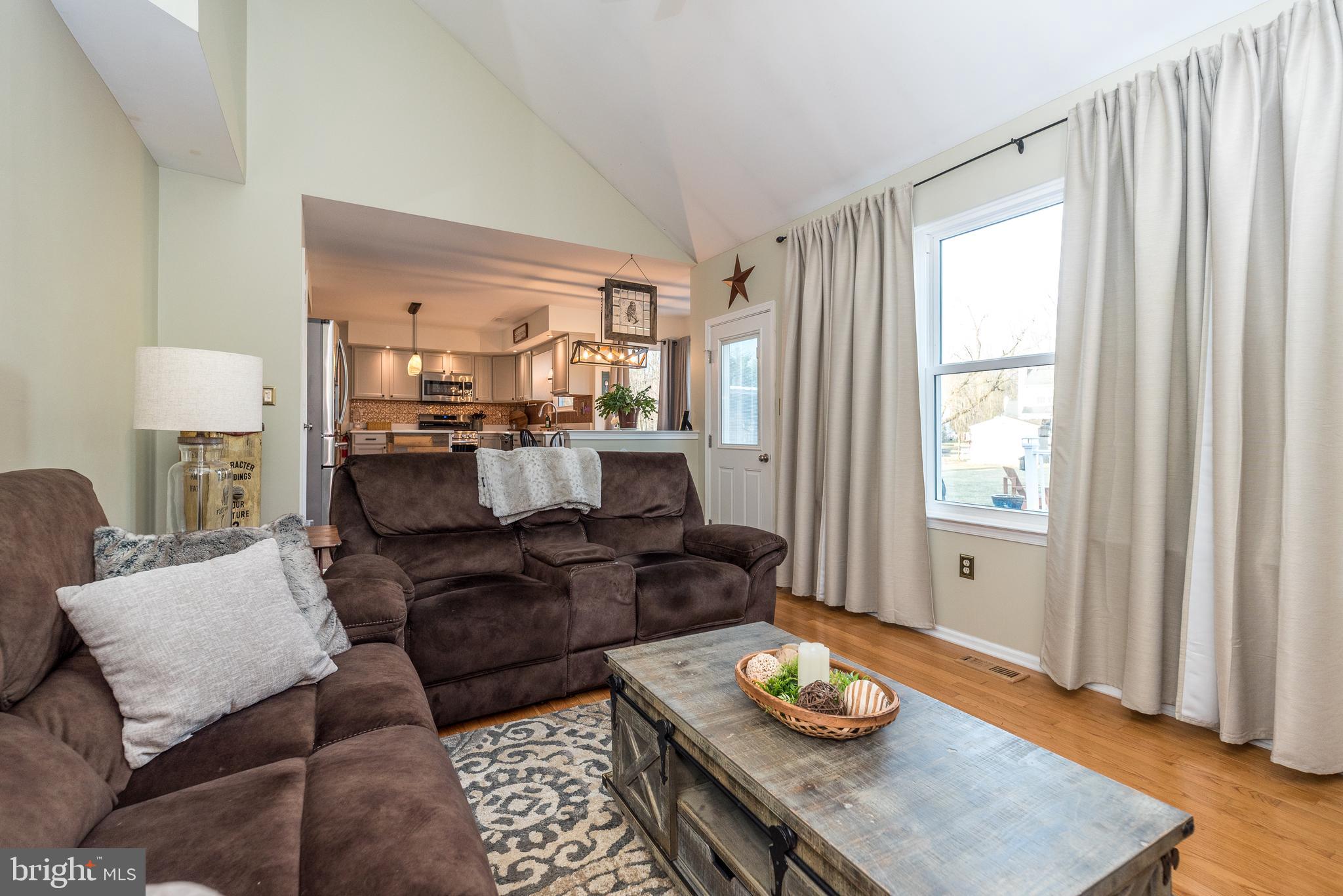 HUNTERS CROSSING - Residential