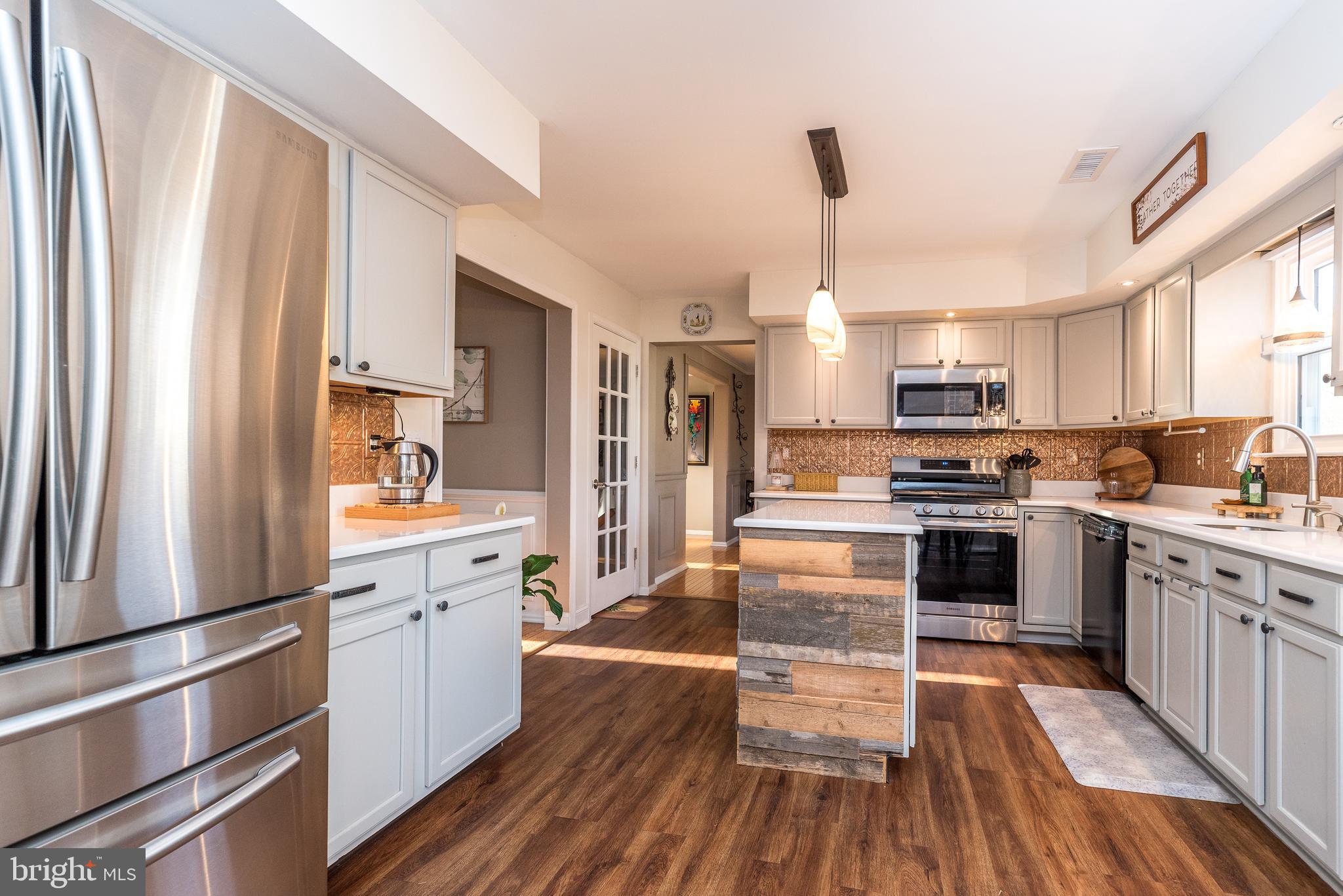 HUNTERS CROSSING - Residential