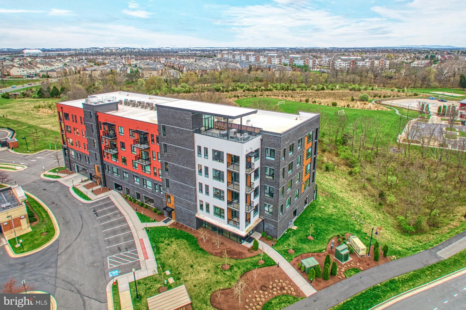 ONE LOUDOUN - Residential