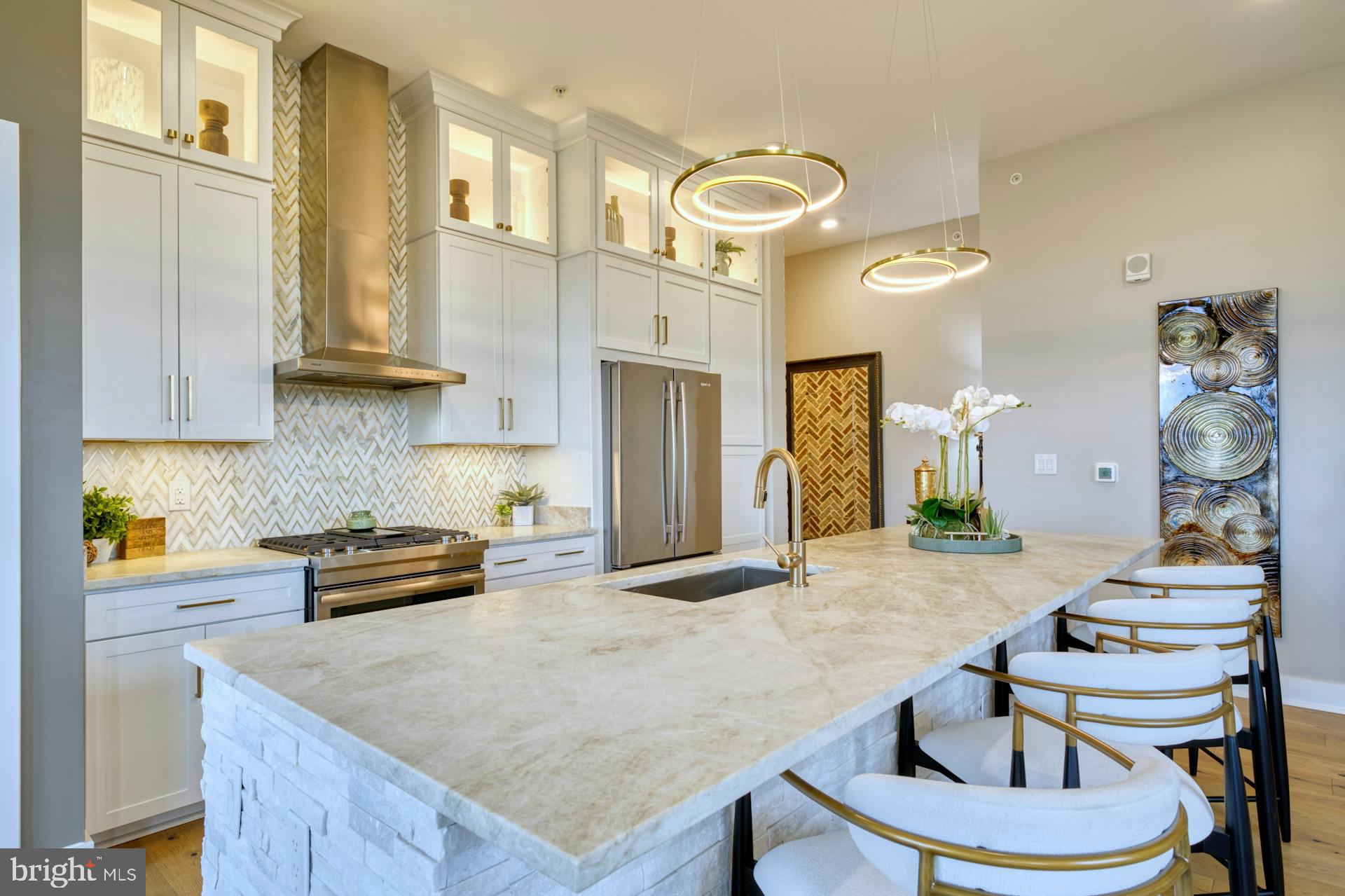 ONE LOUDOUN - Residential