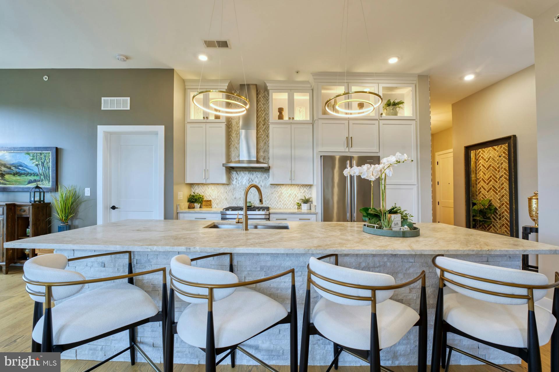 ONE LOUDOUN - Residential