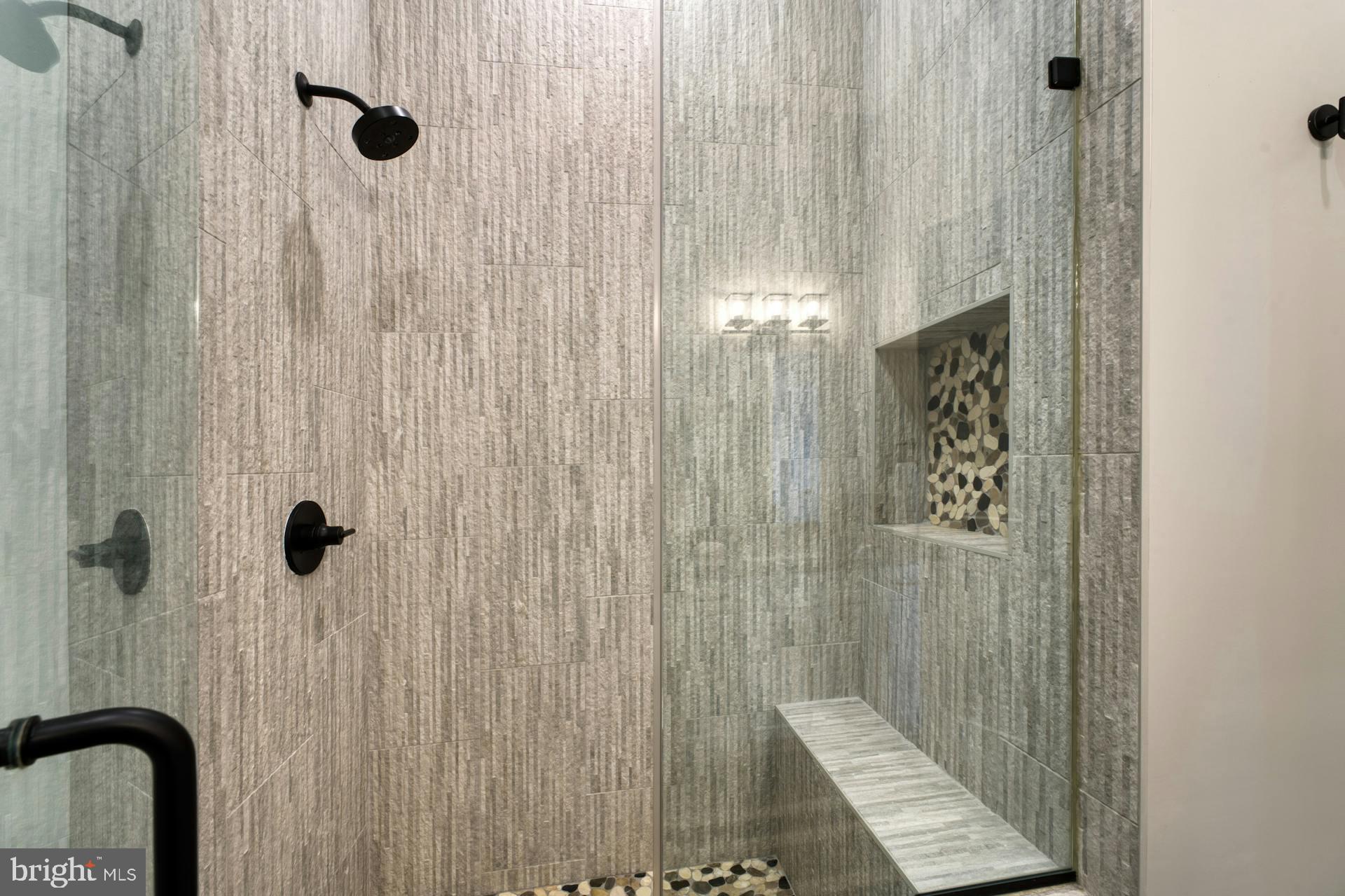 ONE LOUDOUN - Residential