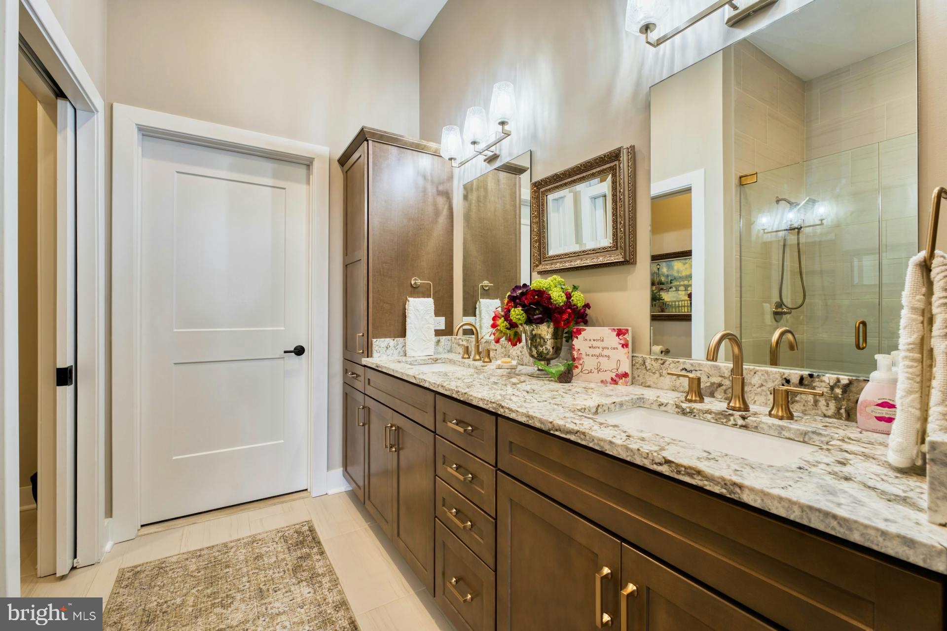 ONE LOUDOUN - Residential