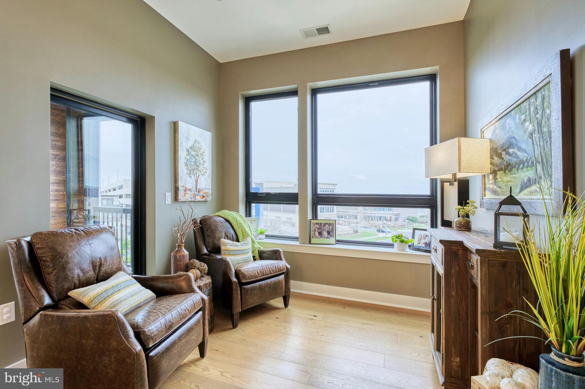 ONE LOUDOUN - Residential