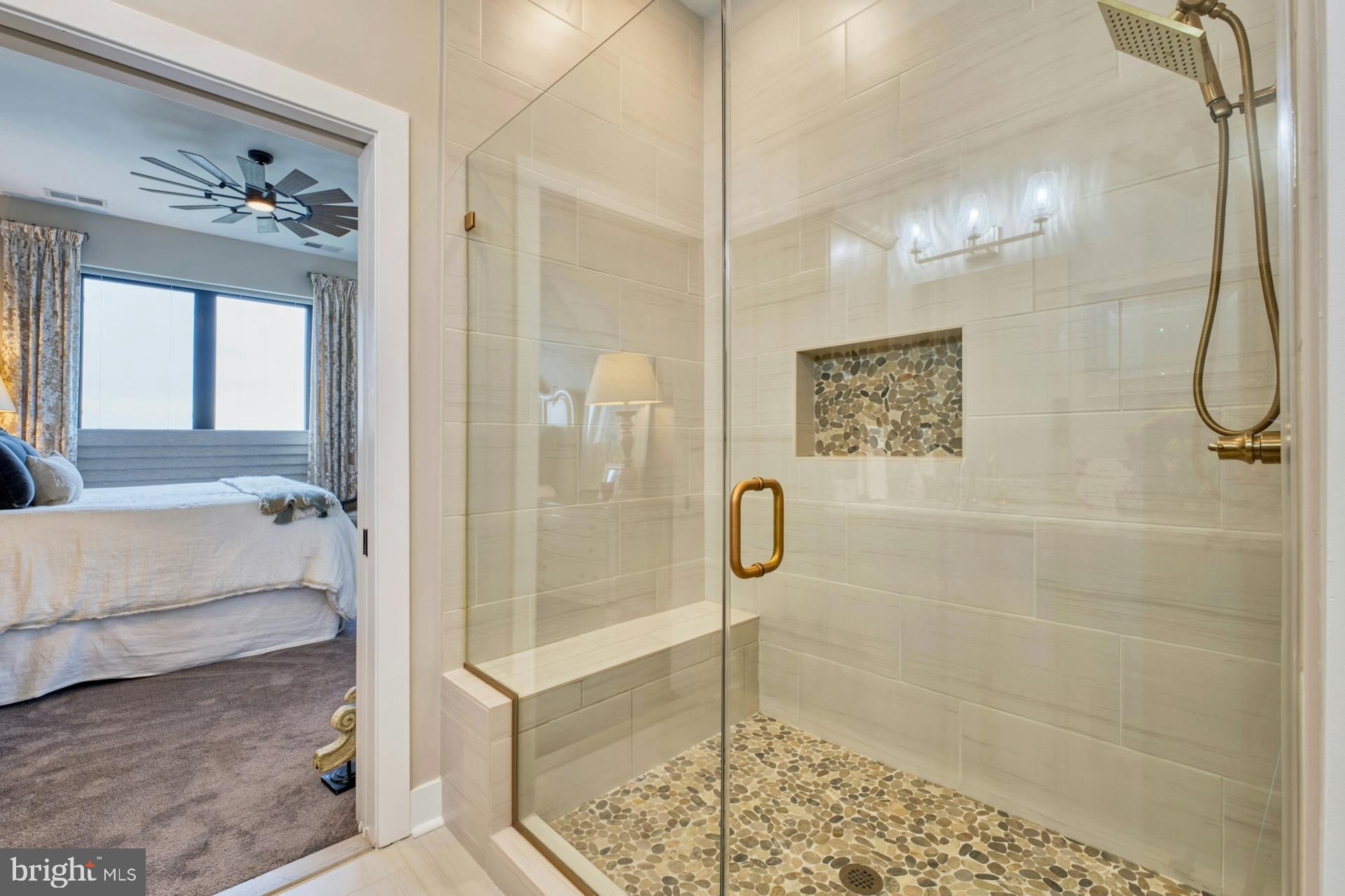 ONE LOUDOUN - Residential