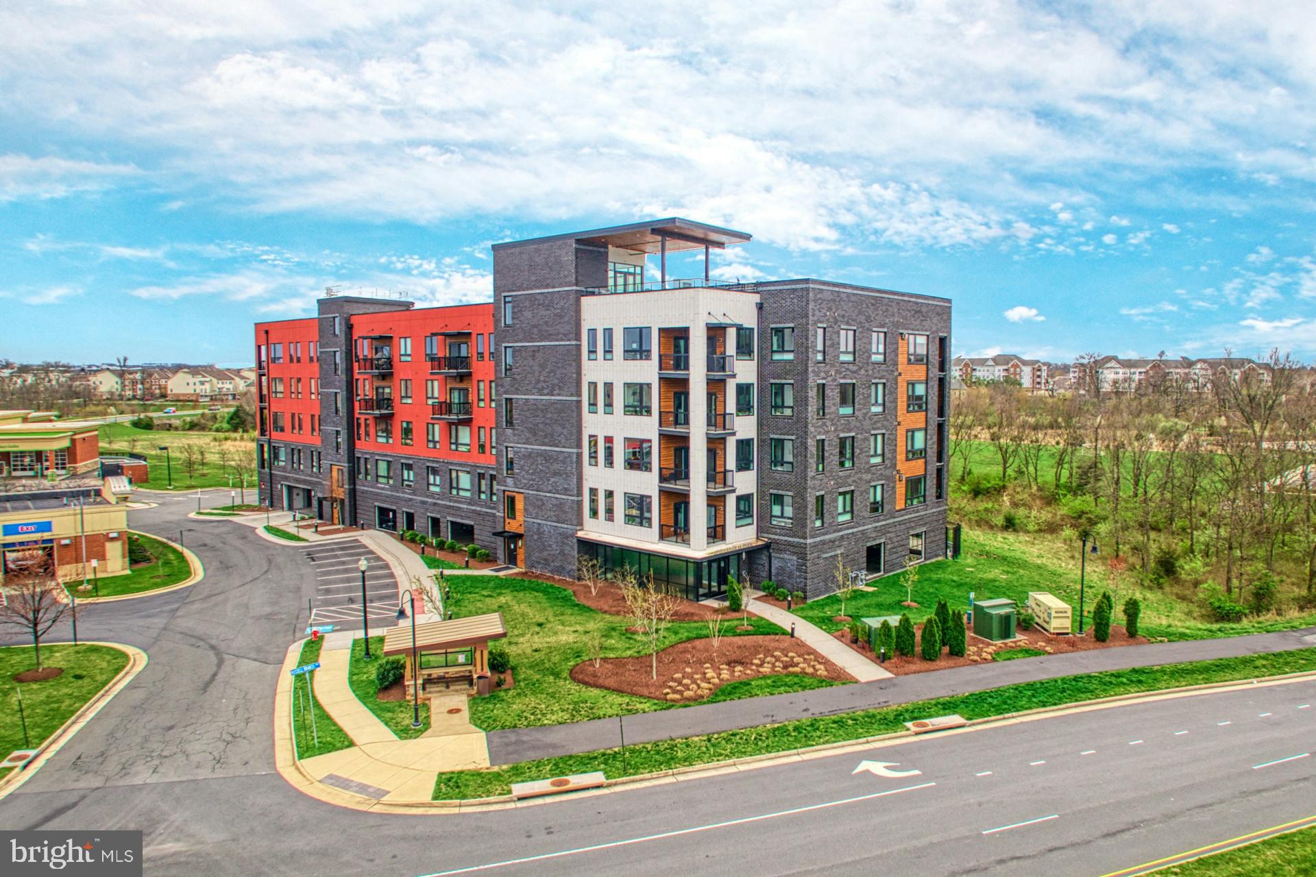 ONE LOUDOUN - Residential