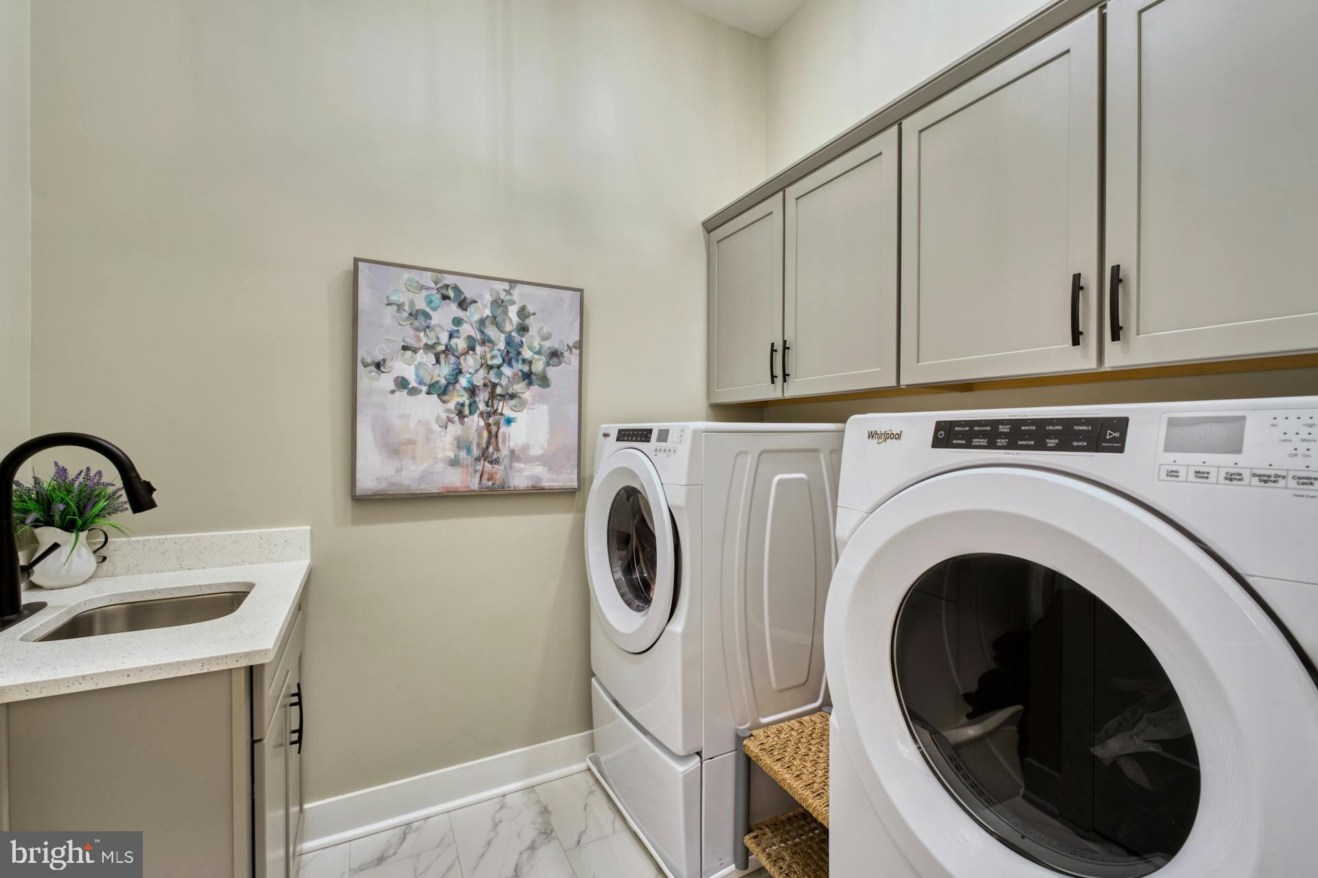 ONE LOUDOUN - Residential