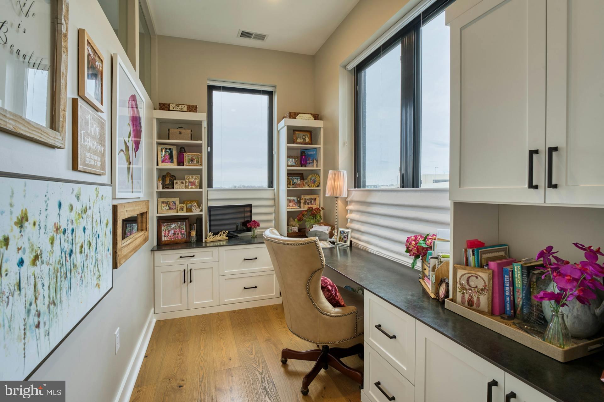 ONE LOUDOUN - Residential