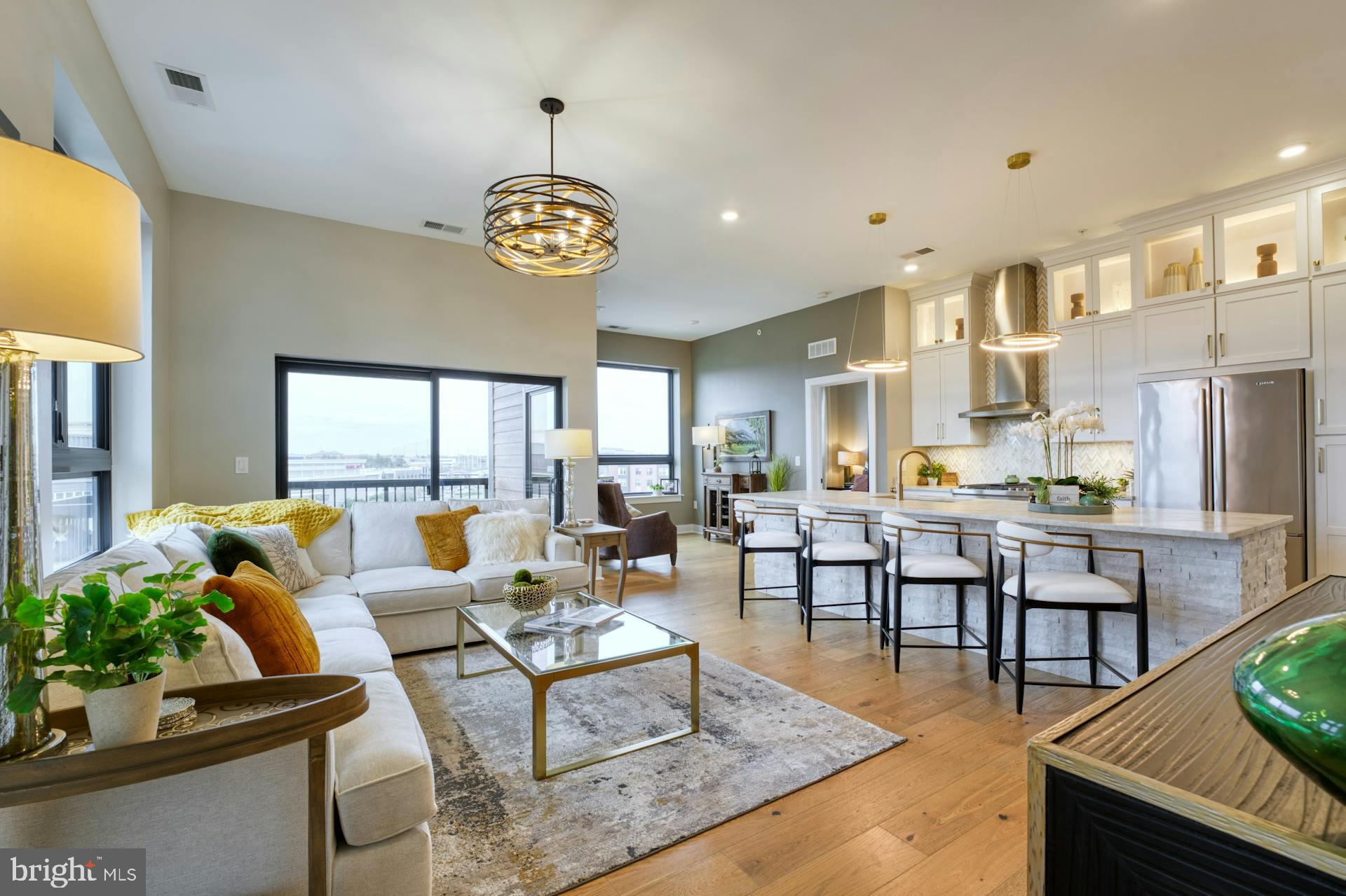 ONE LOUDOUN - Residential