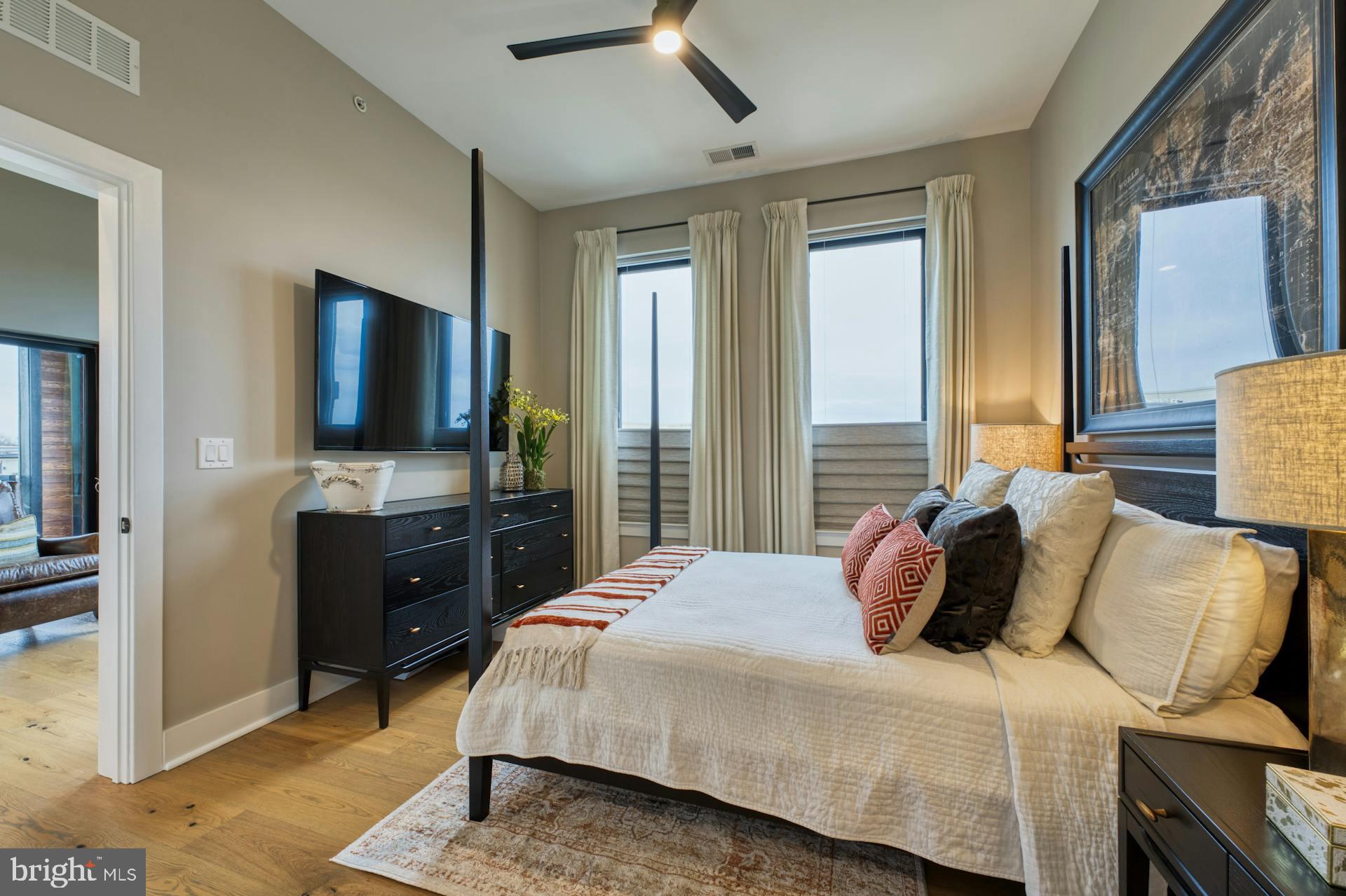 ONE LOUDOUN - Residential