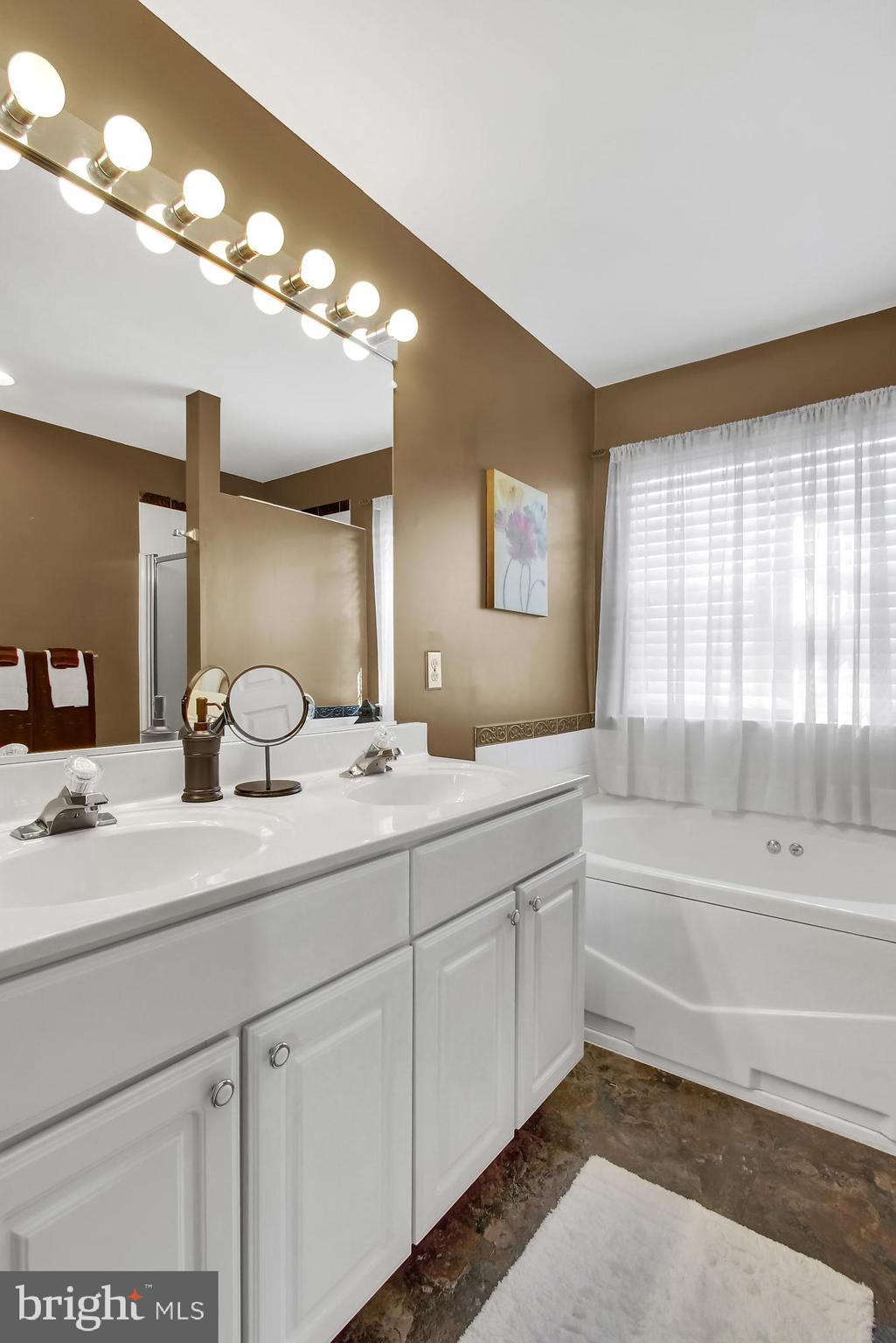 MENLENA VILLAGE - Residential