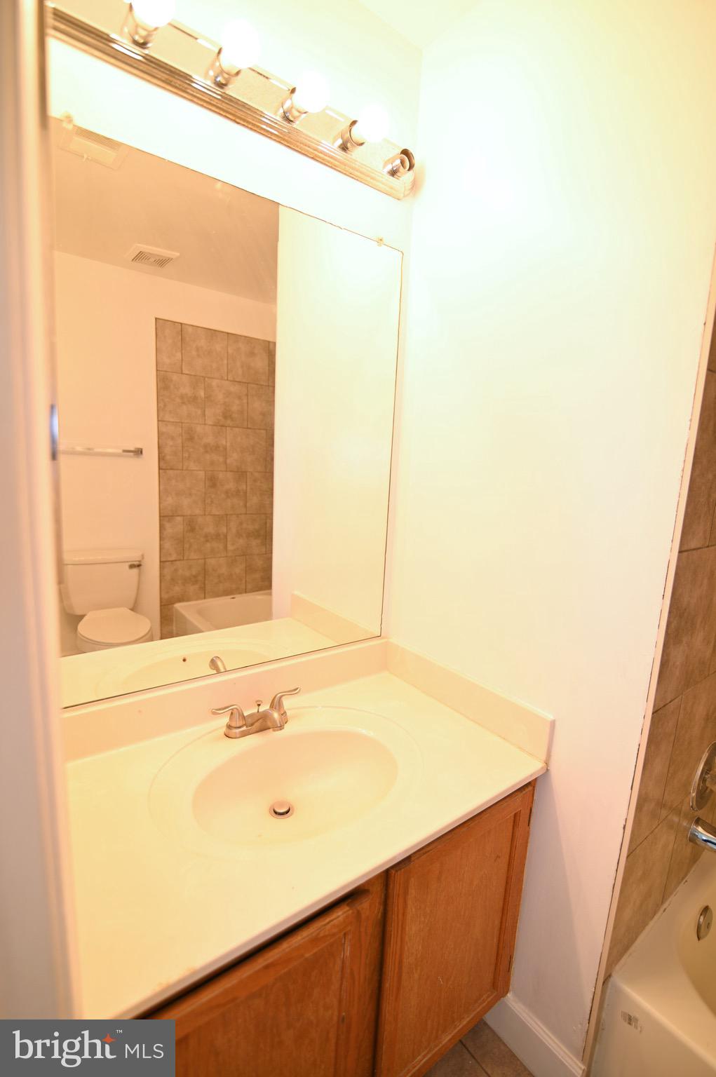 EVERGREEN ESTATES - Residential Lease