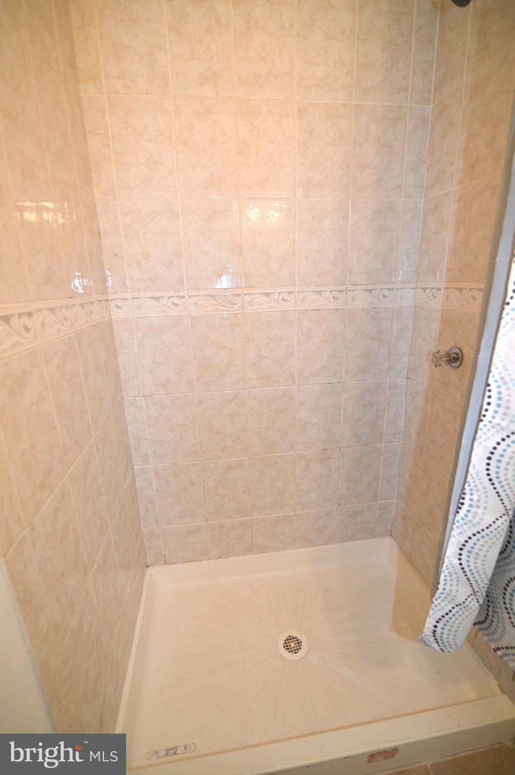 EVERGREEN ESTATES - Residential Lease