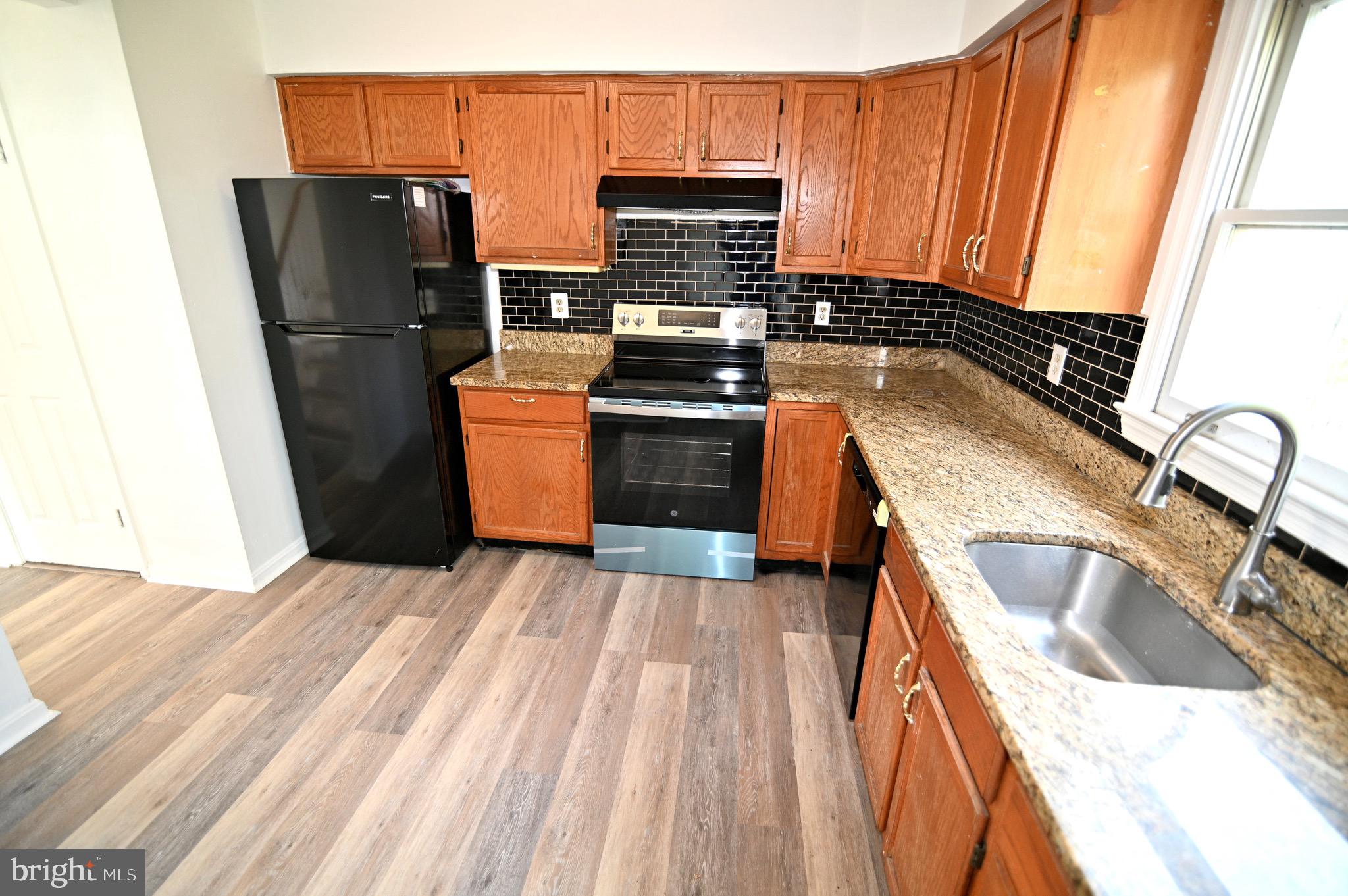 EVERGREEN ESTATES - Residential Lease