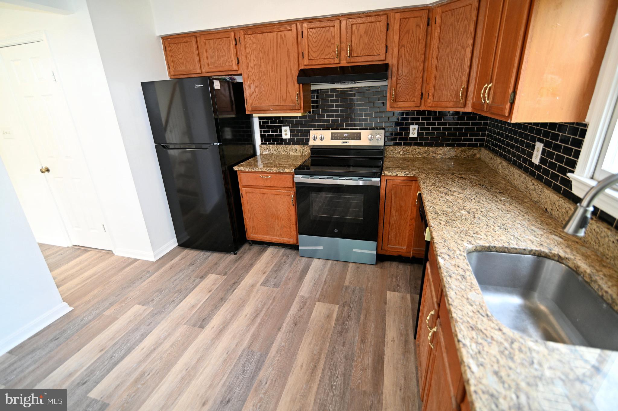 EVERGREEN ESTATES - Residential Lease