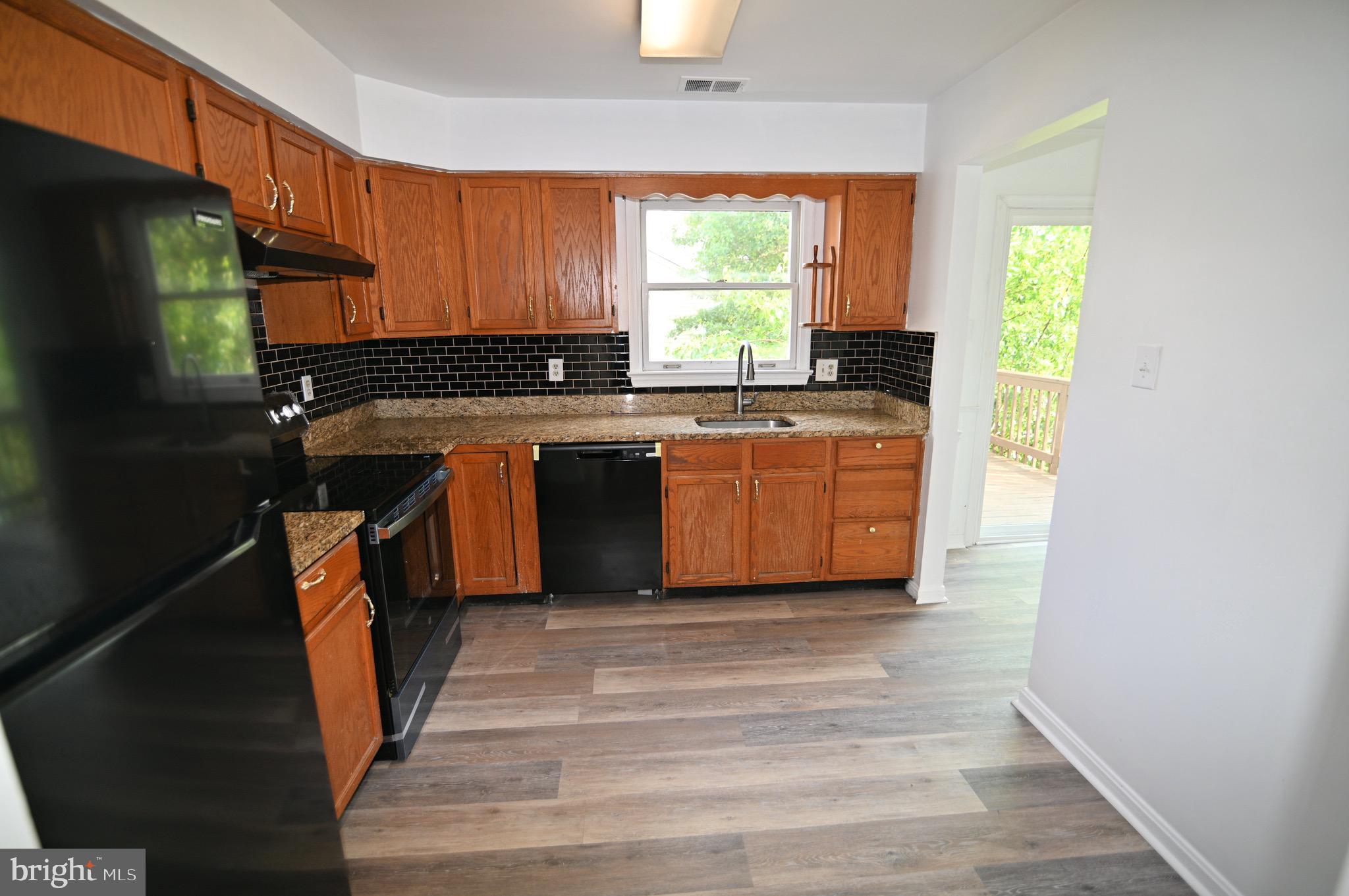 EVERGREEN ESTATES - Residential Lease