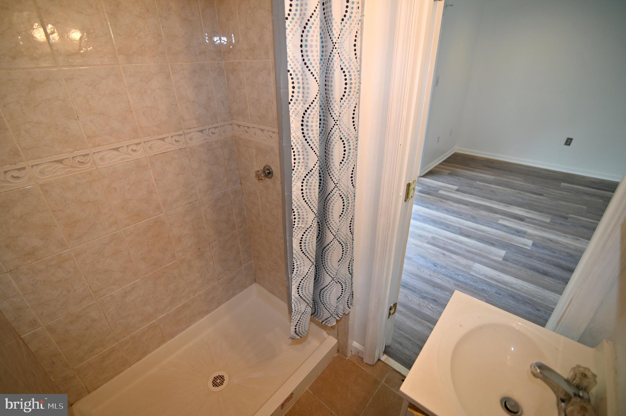 EVERGREEN ESTATES - Residential Lease