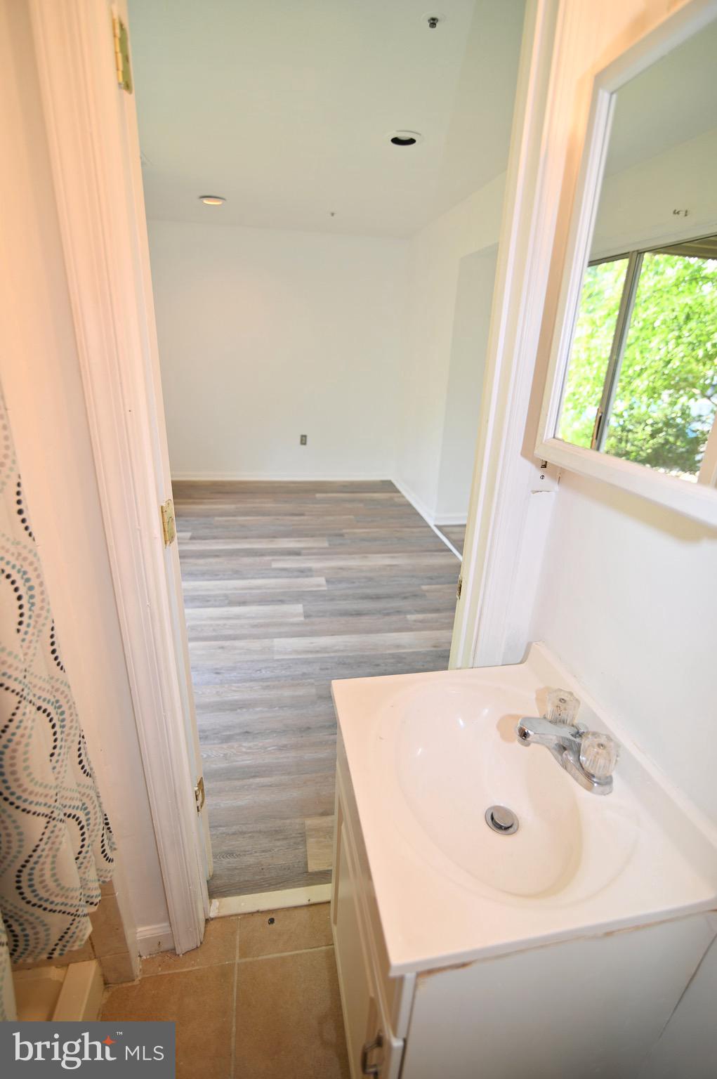 EVERGREEN ESTATES - Residential Lease