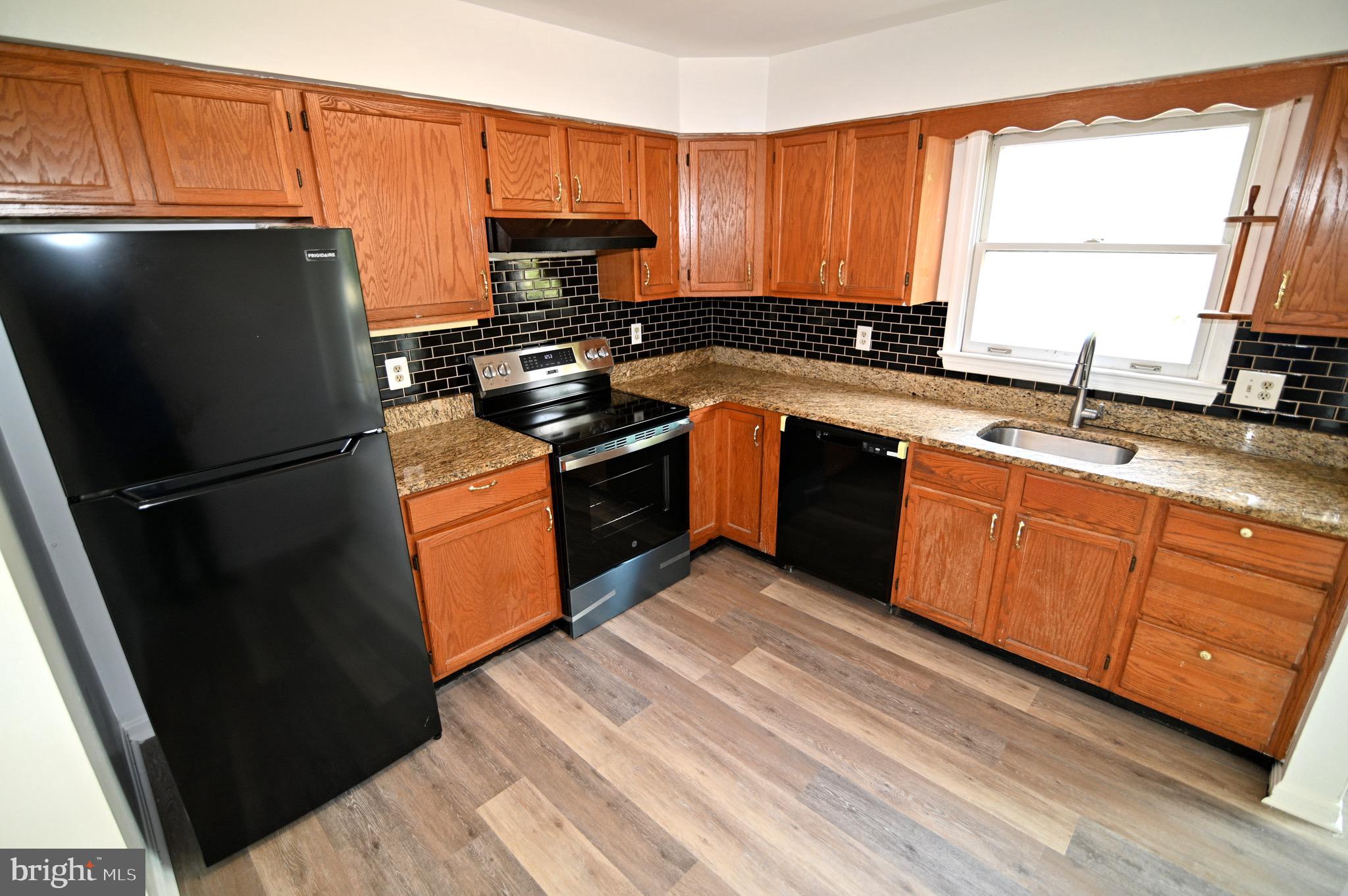 EVERGREEN ESTATES - Residential Lease