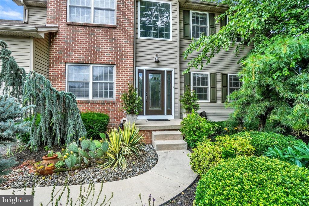 Photo of 857 Willow Ridge Court, YORK, PA 17404 (MLS # PAYK2084644)