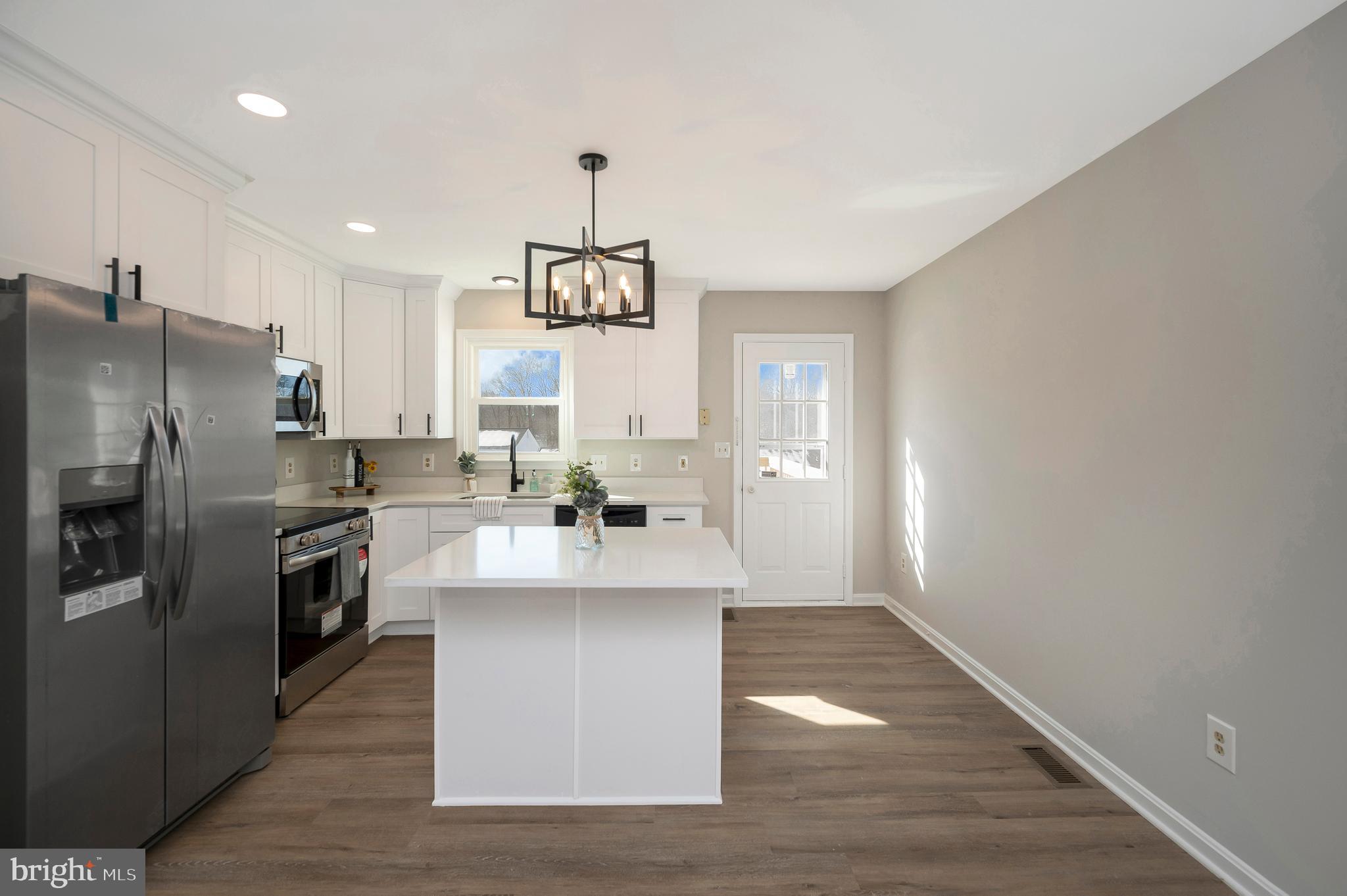 8006 BLOSSOM WOOD COURT