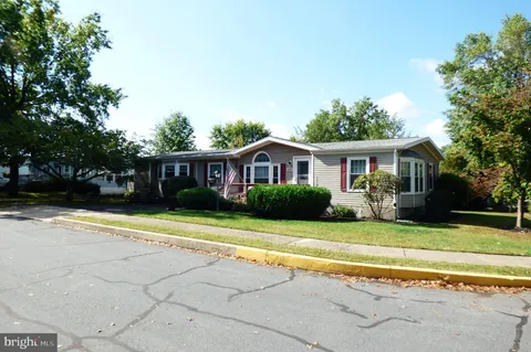 689 Mimosa Ct Court, Red Hill, PA 18076 - MLS#: PAMC2155760