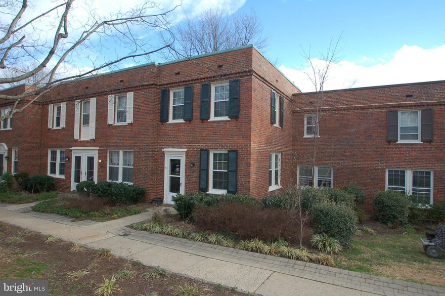 OPEN HOUSE CANCELLED*Gorgeous 2-lvl end-unit TH condo*windows replaced*large LR w recessed lighting*quaint kitchen features gas range/SS appliances & walks out to deck & common space*upper lvl boasts 1 bedroom & 1 8x7 den both w recessed lights*HW flooring under upper lvl carpet*wonderful remodeled bath w/ subway tile*Arlington Village bus routes to Pentagon and nearby metros*See virtual tour*