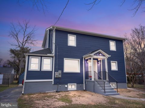 Photo of 5010 Pierce Avenue, COLLEGE PARK, MD 20740 (MLS # MDPG2180950)