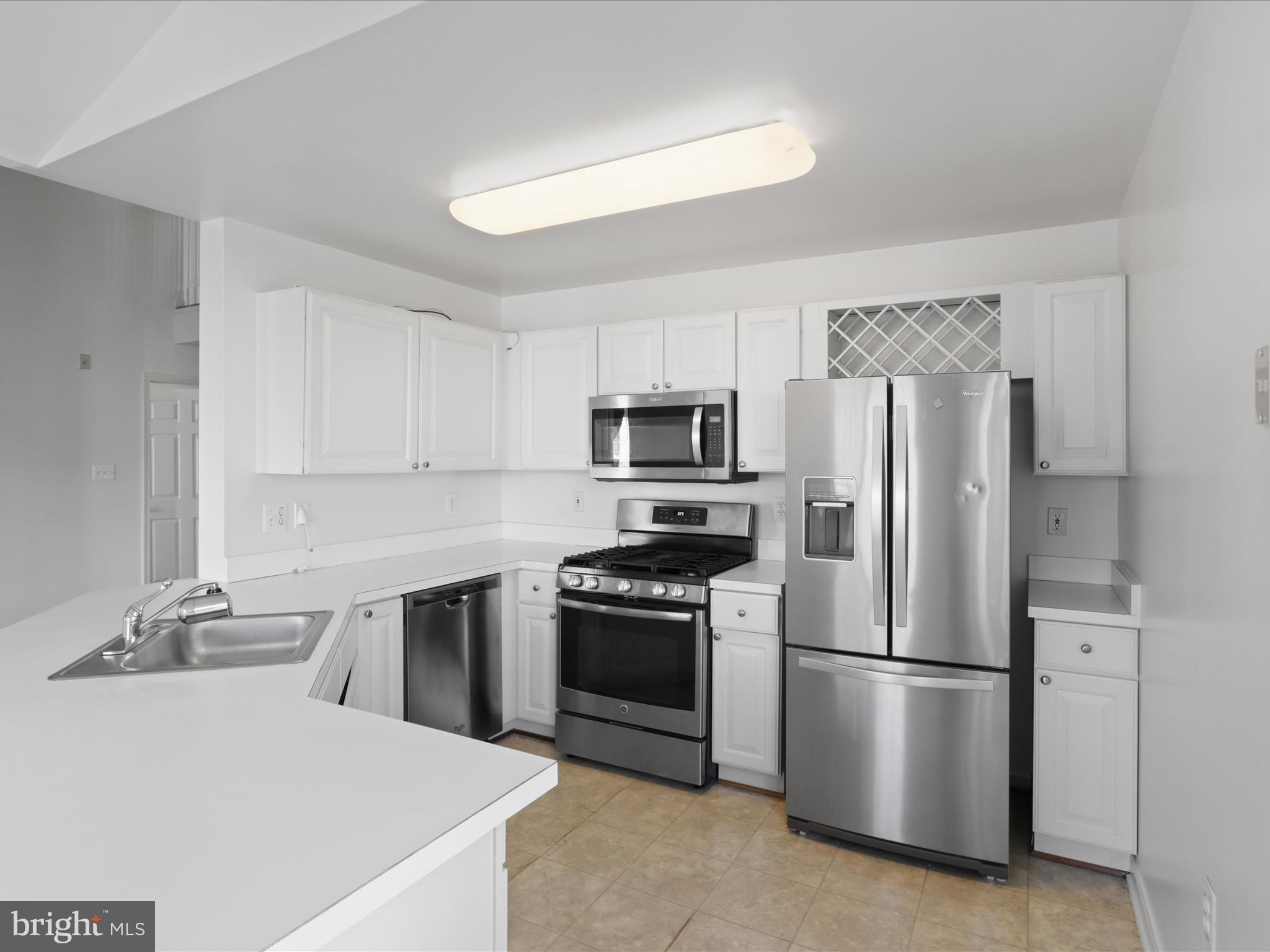 WOODLAND LAKE CONDO - Residential